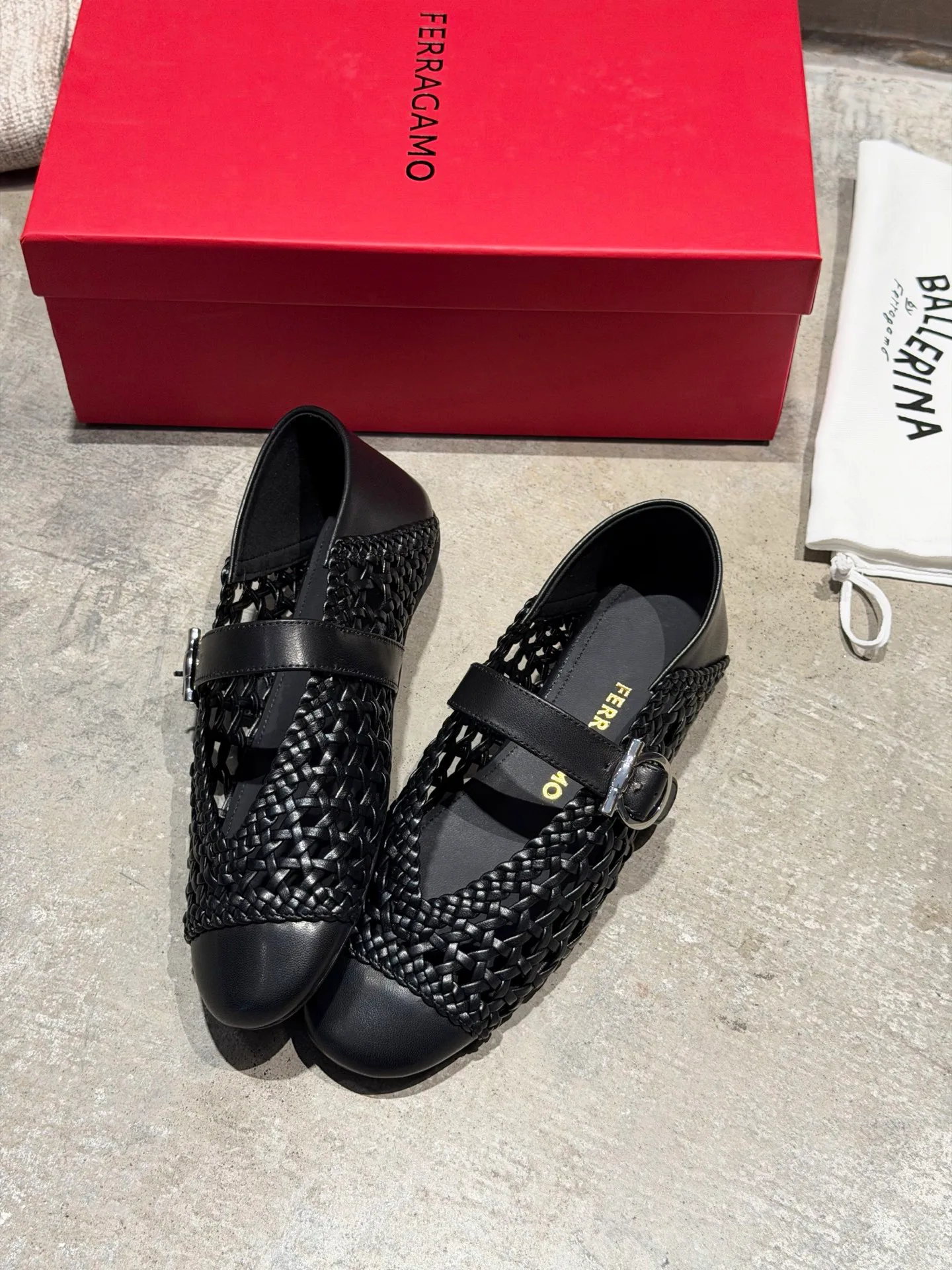 Туфли Женские Salvatore Ferragamo 13368369