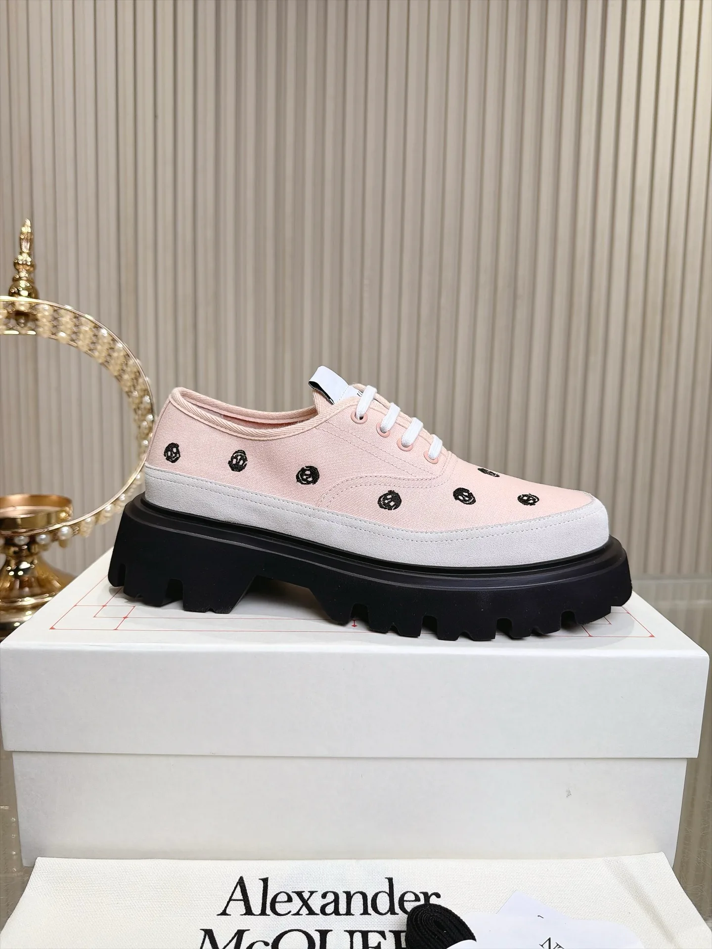 Кроссовки Женские Alexander Mcqueen 19080152