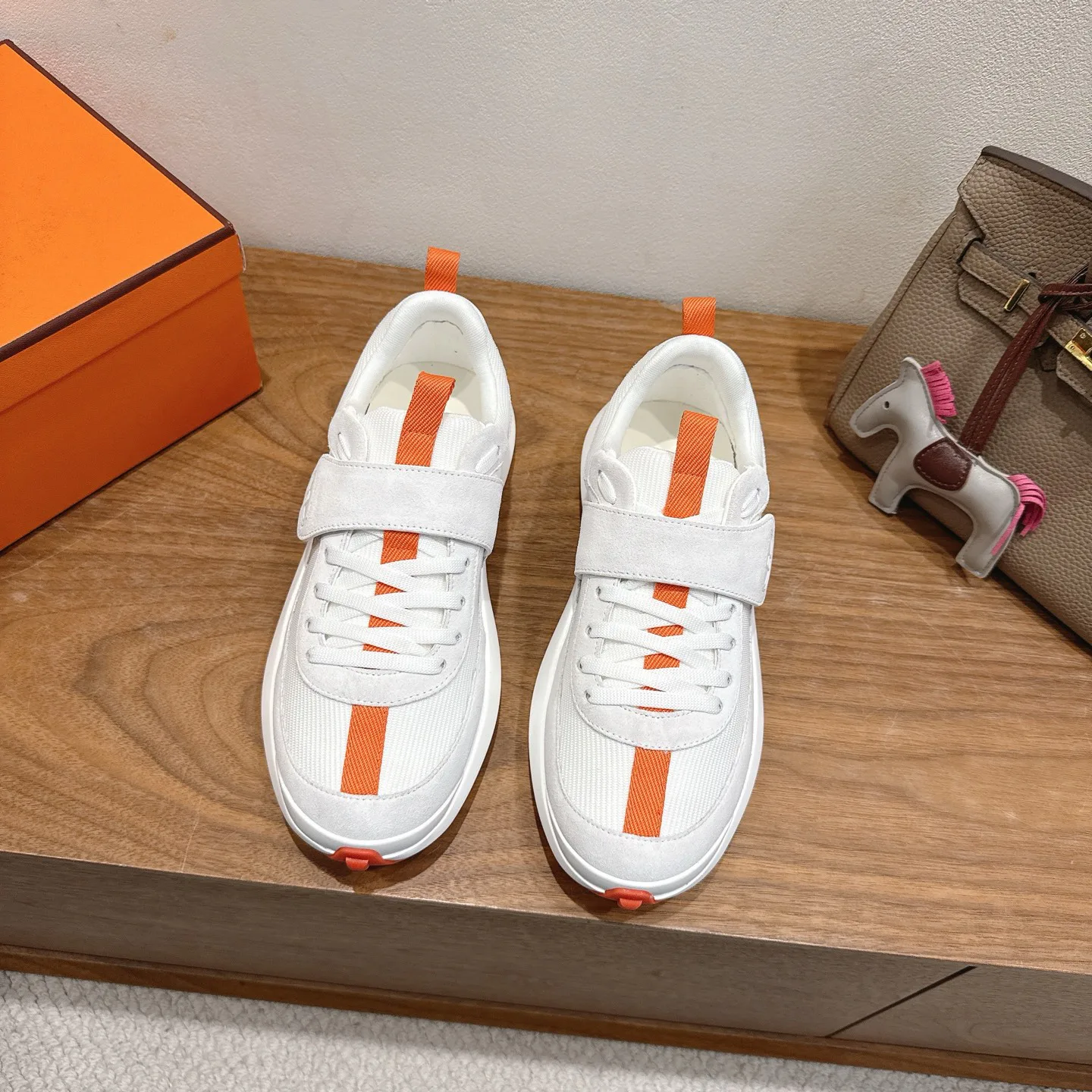 Кроссовки Женские Hermes 10189085