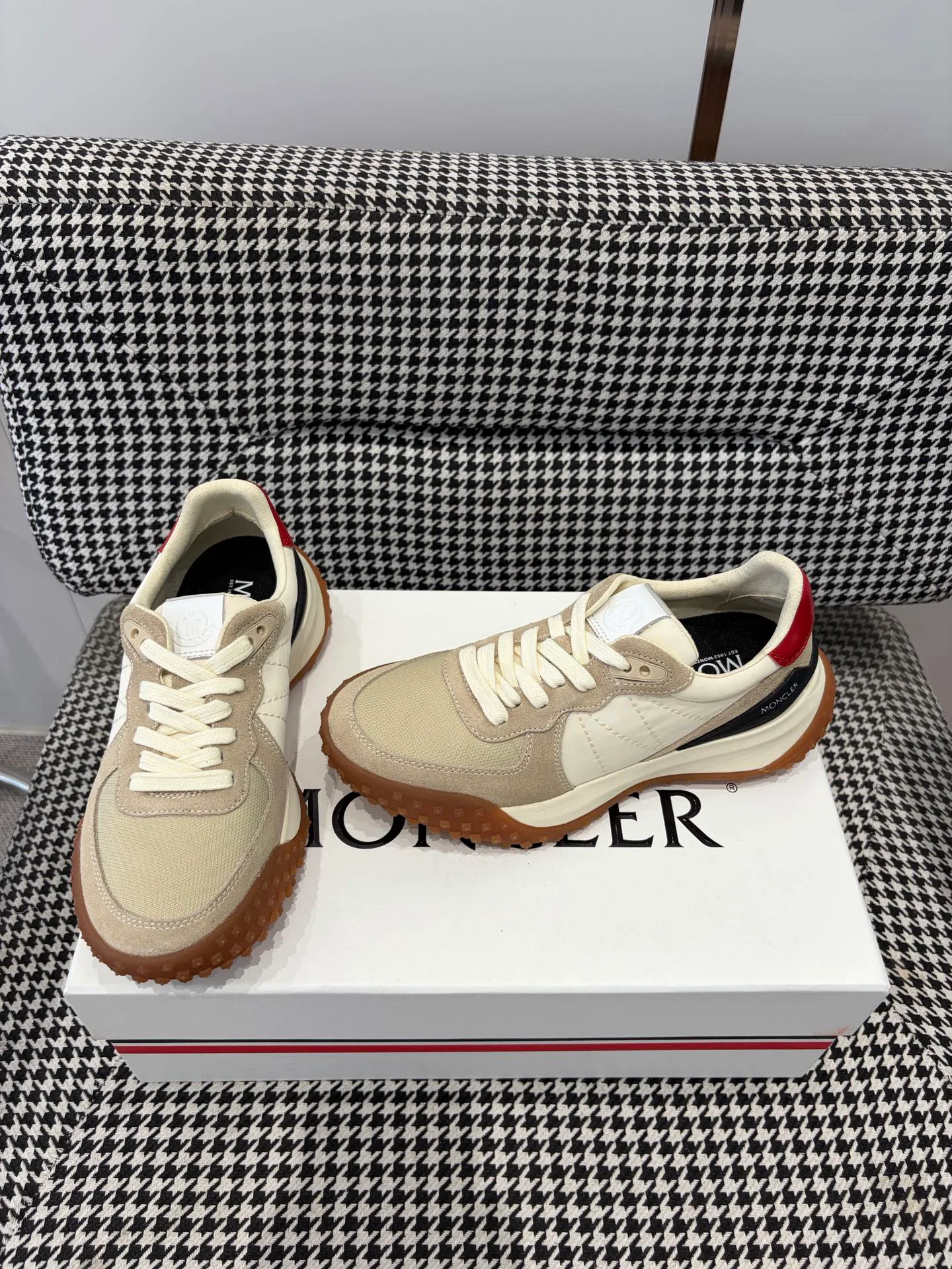 Кроссовки Женские Moncler 19081254
