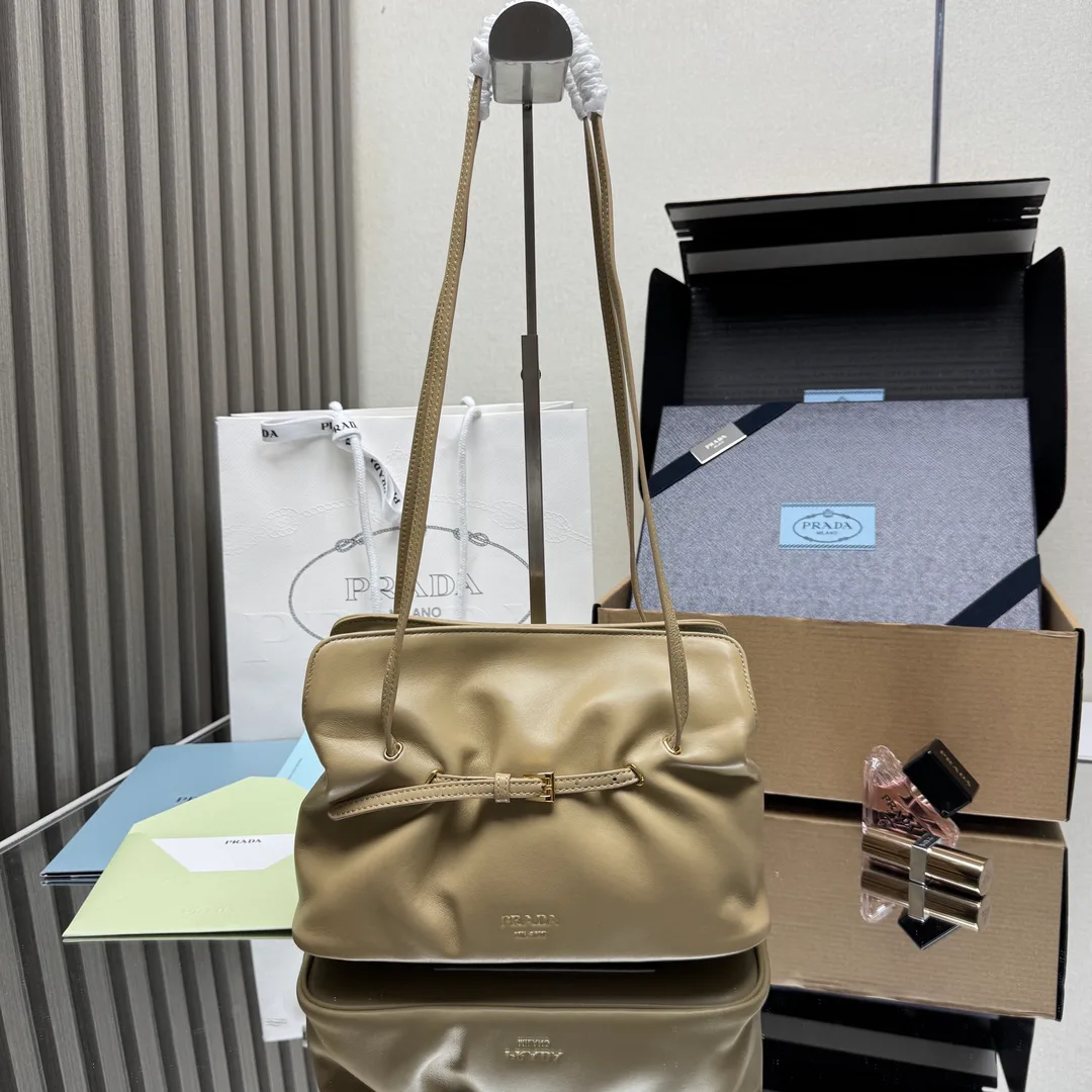 Классические Сумки Женские Prada 11565722
