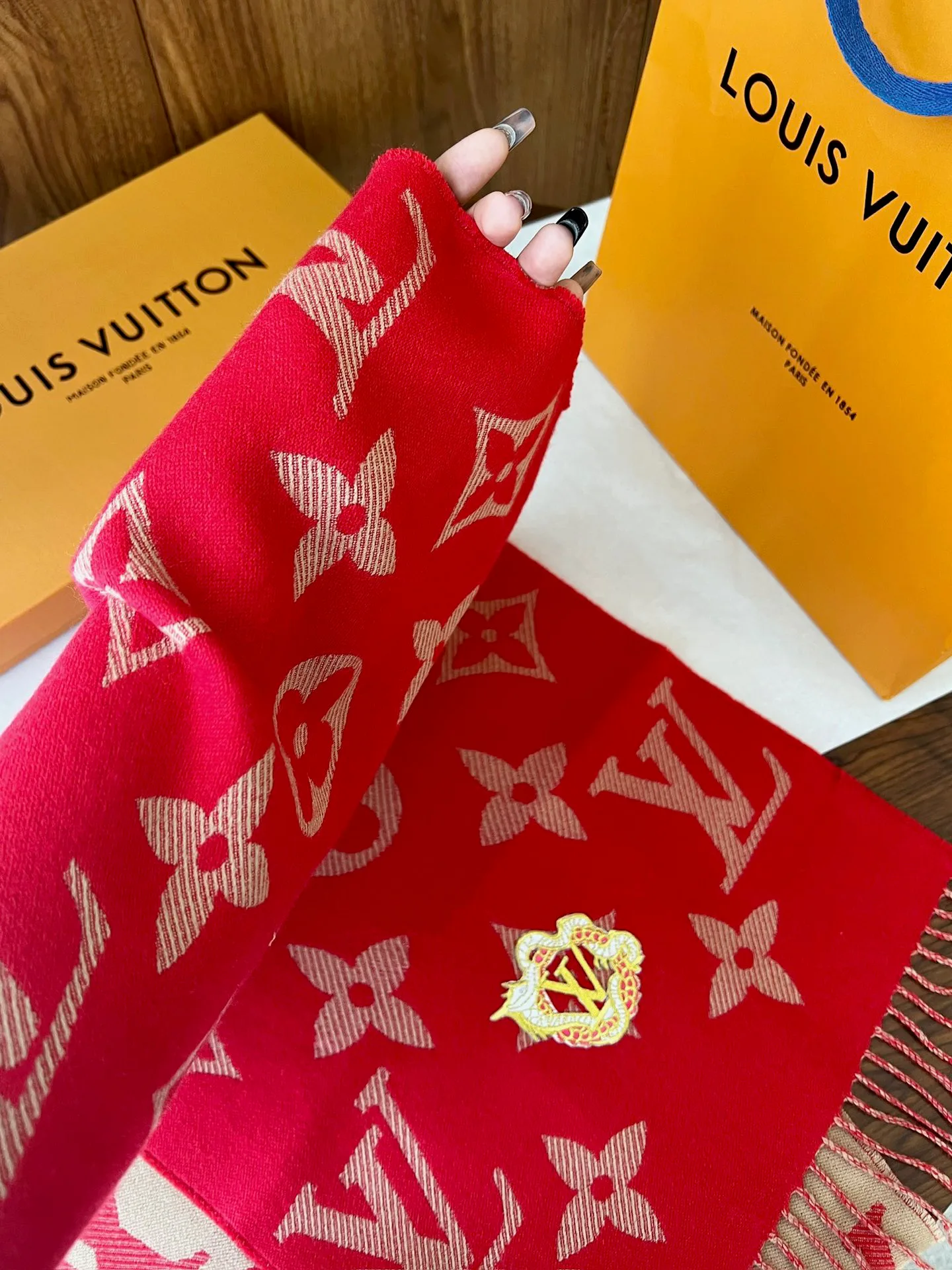 Шарфы Louis Vuitton 1437082