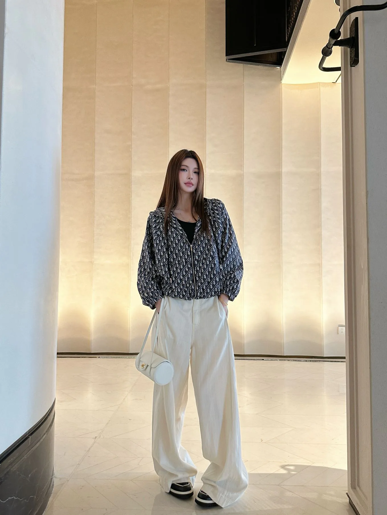 Куртки И Пуховики Женские Christian Dior 11747219