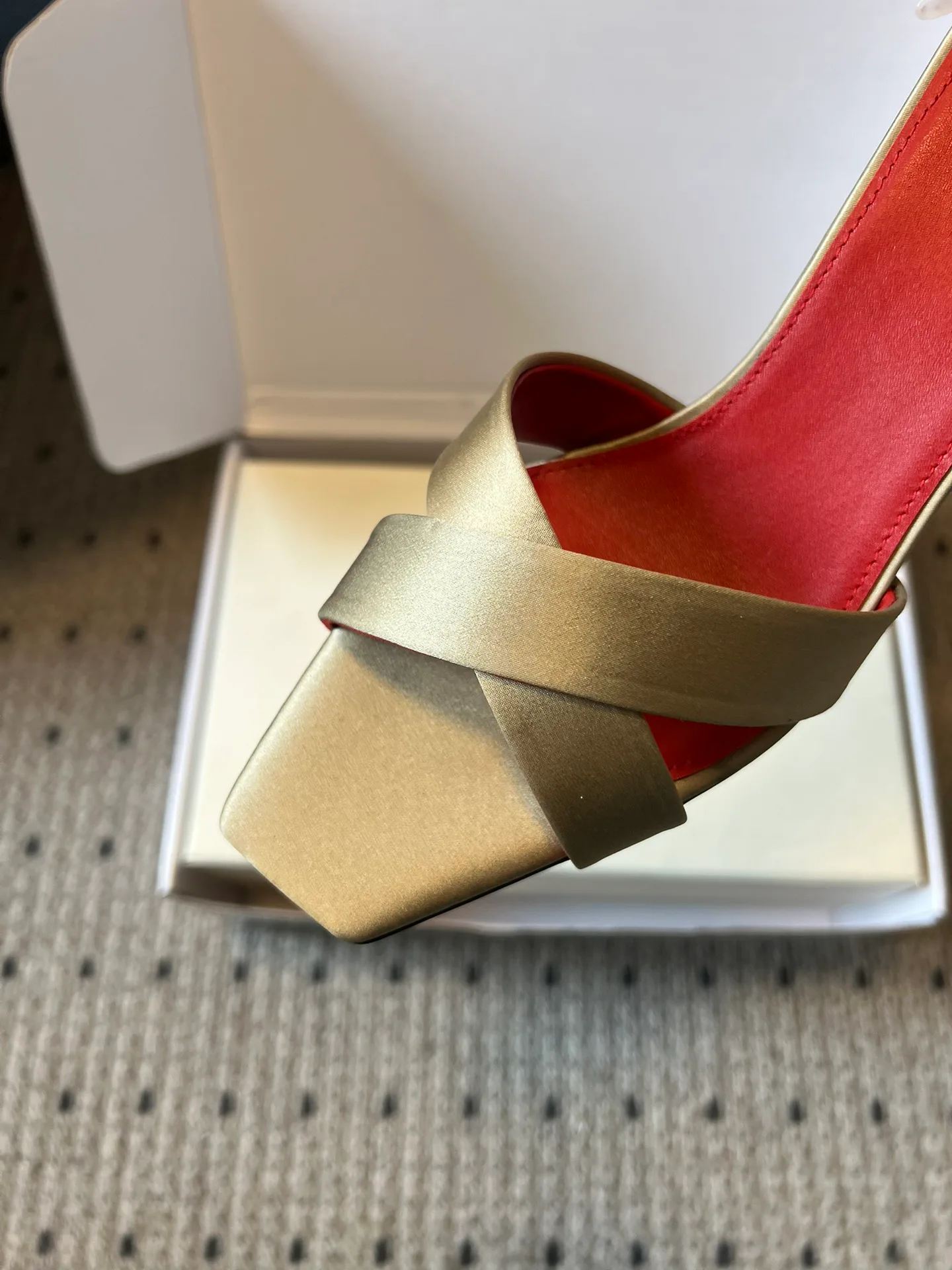 Босоножки Женские Saint Laurent 10835542