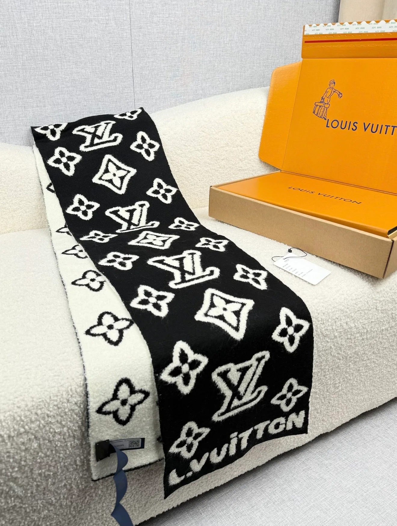 Шарфы Louis Vuitton 895117