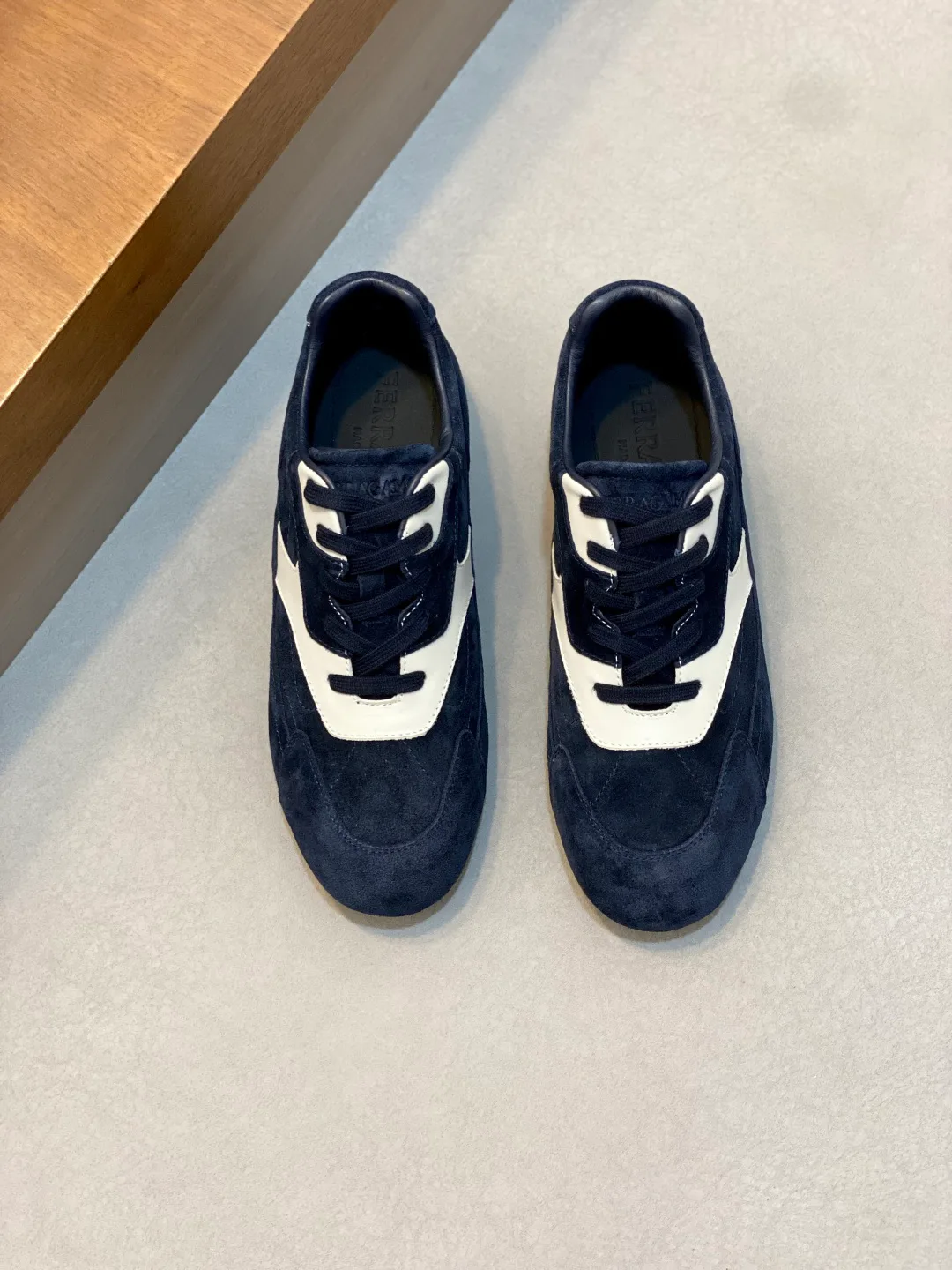 Кроссовки Мужские Salvatore Ferragamo 19548863