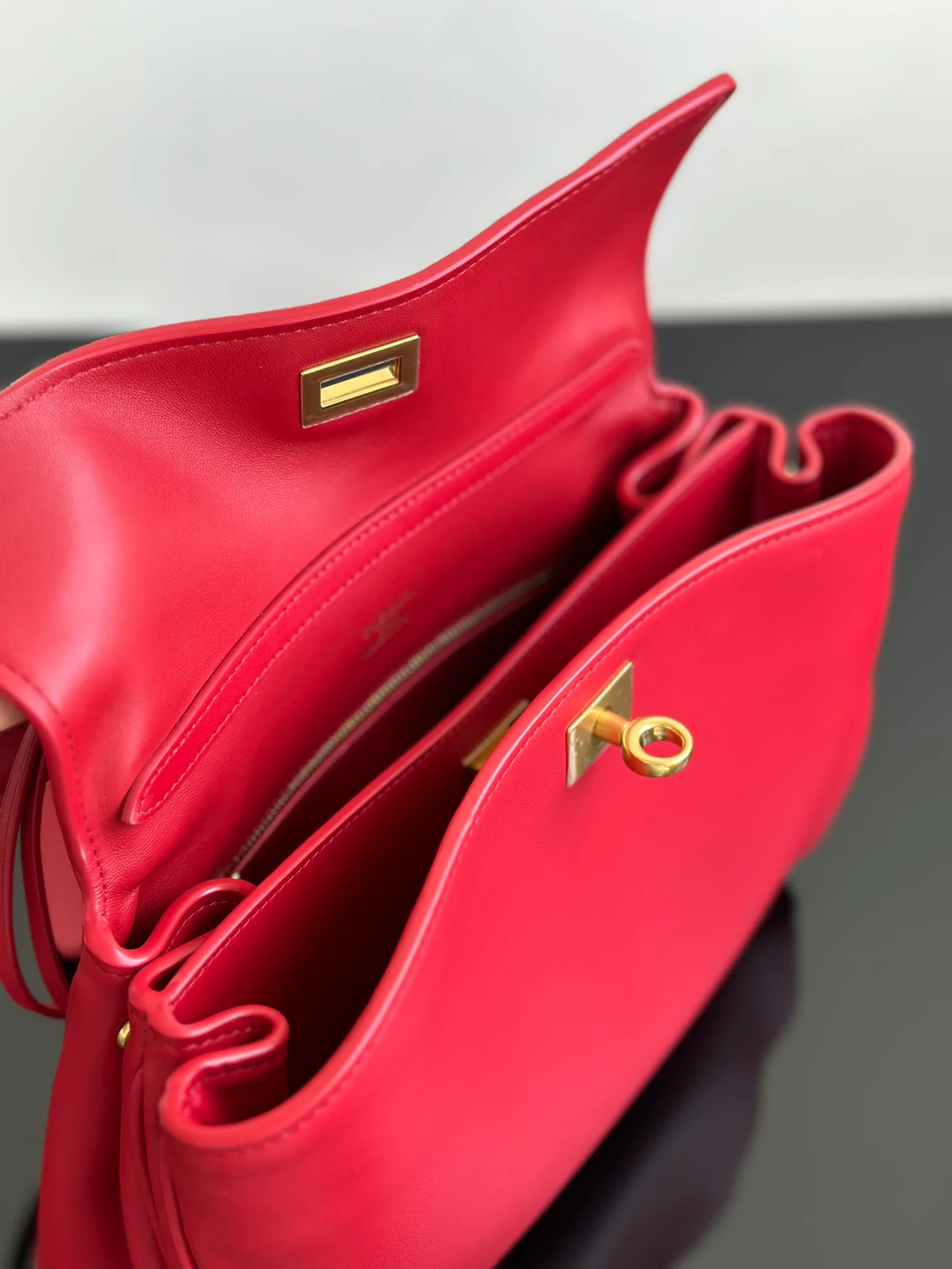 Сумки На Ремне Женские Balenciaga 6566532