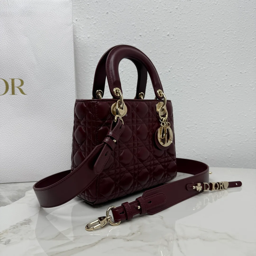 Классические Сумки Женские Christian Dior 18116424