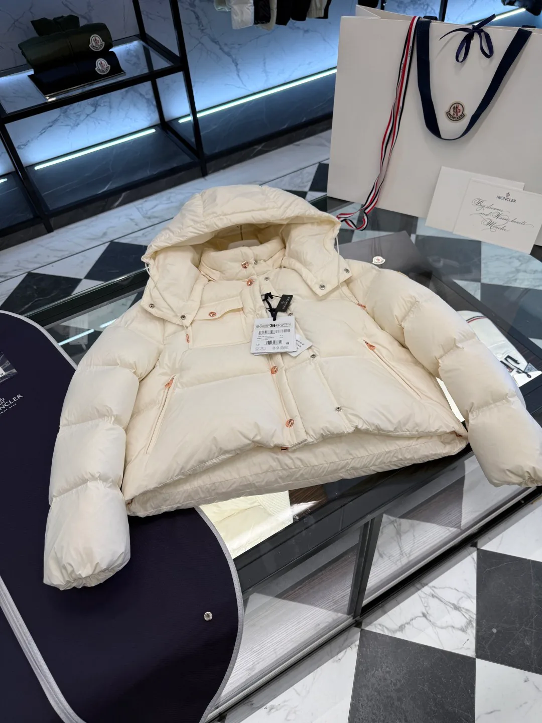 Куртки И Пуховики Женские Moncler 813085