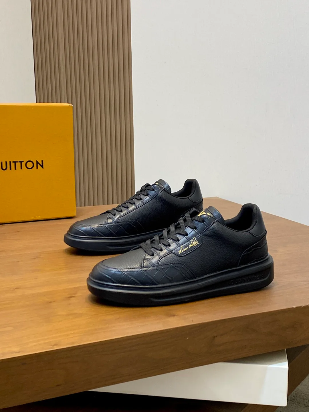 Кроссовки Мужские Louis Vuitton 18265107