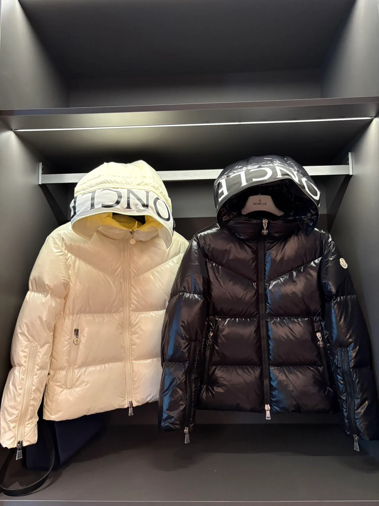 Куртки И Пуховики Мужские Moncler 17394947