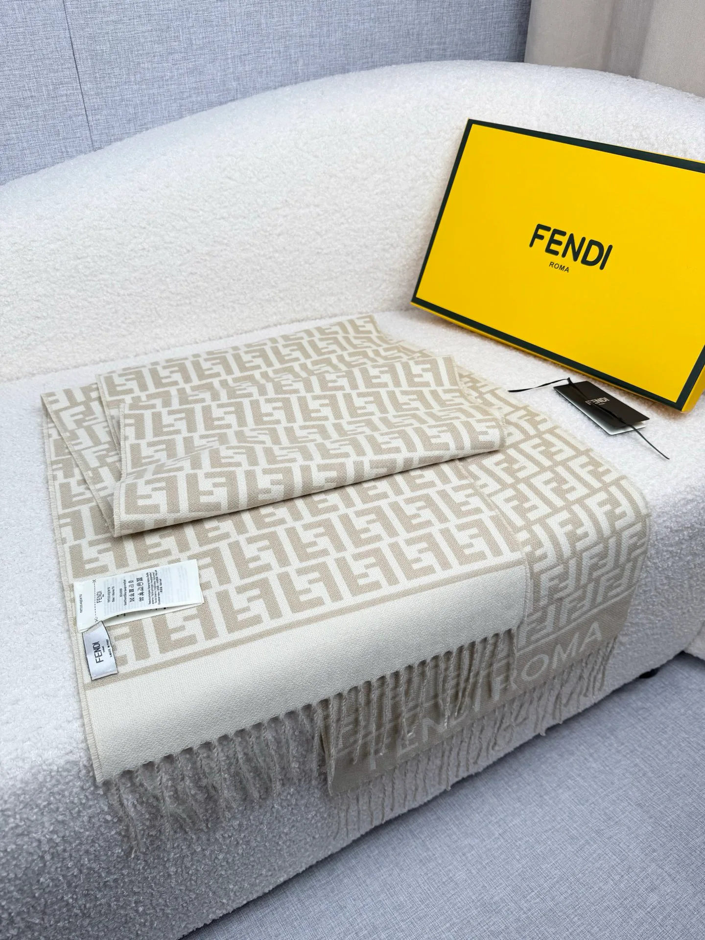 Шарфы Fendi 420509