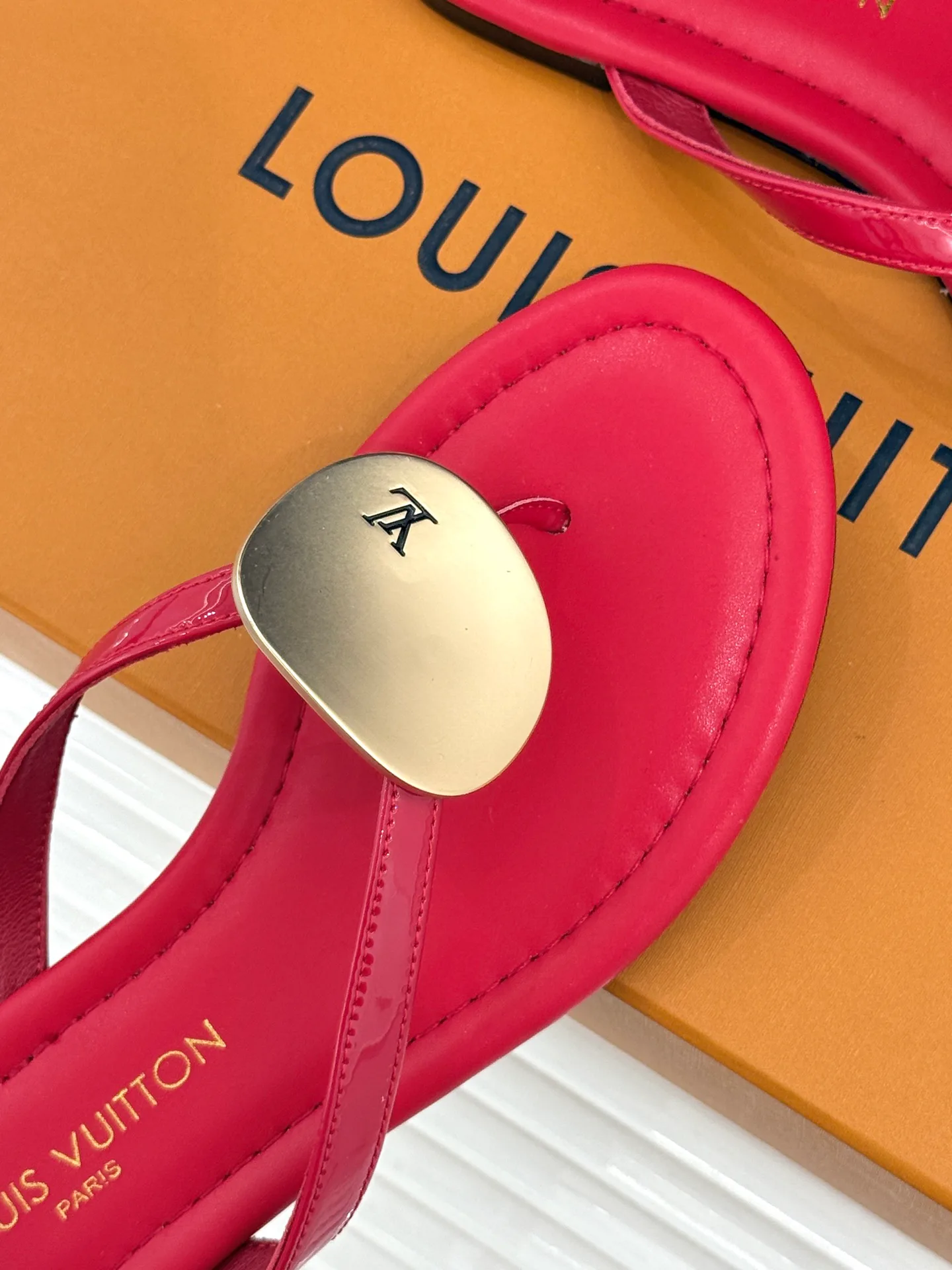 Шлепанцы Женские Louis Vuitton 17596996