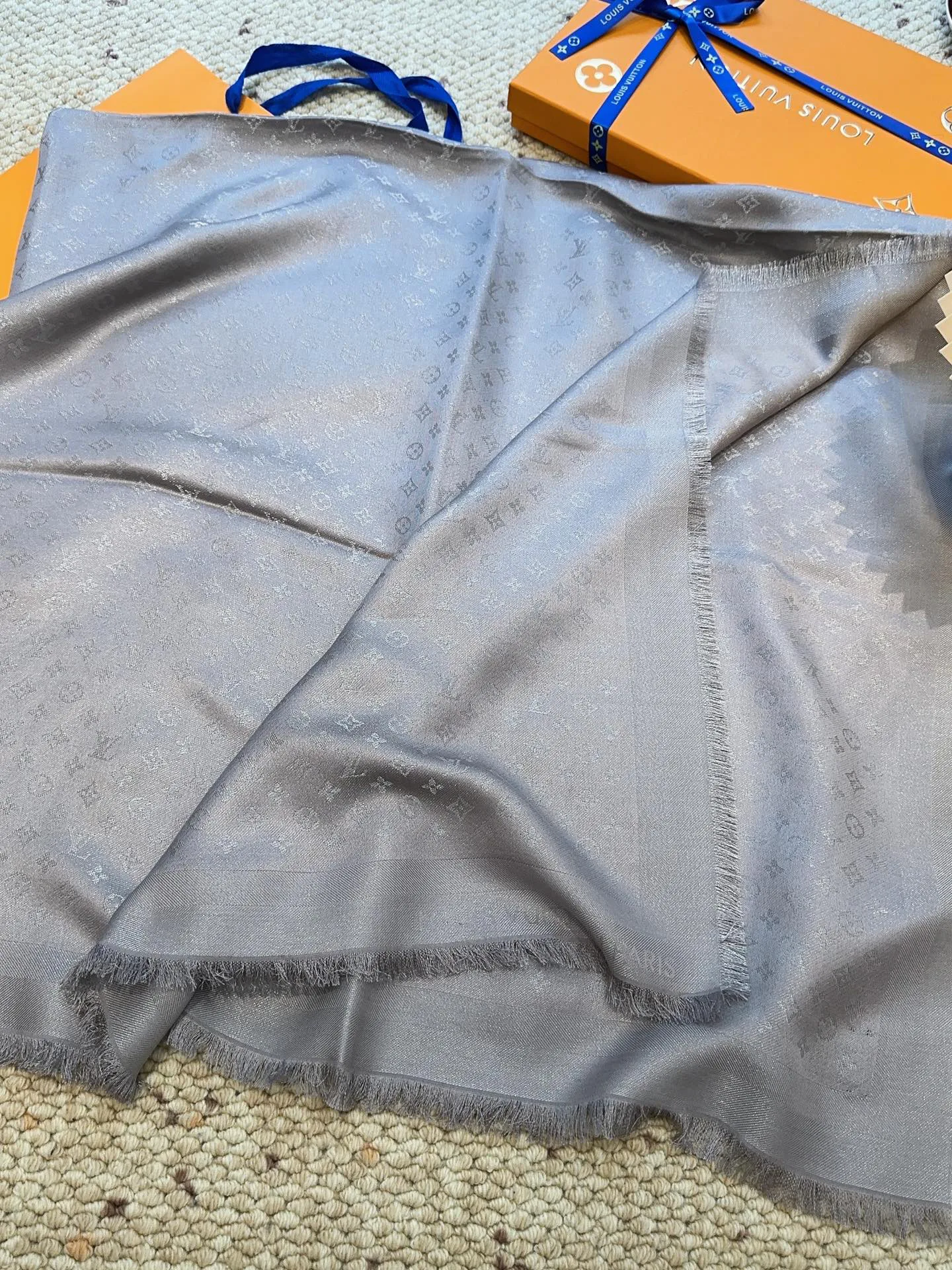 Шарфы Louis Vuitton 218439