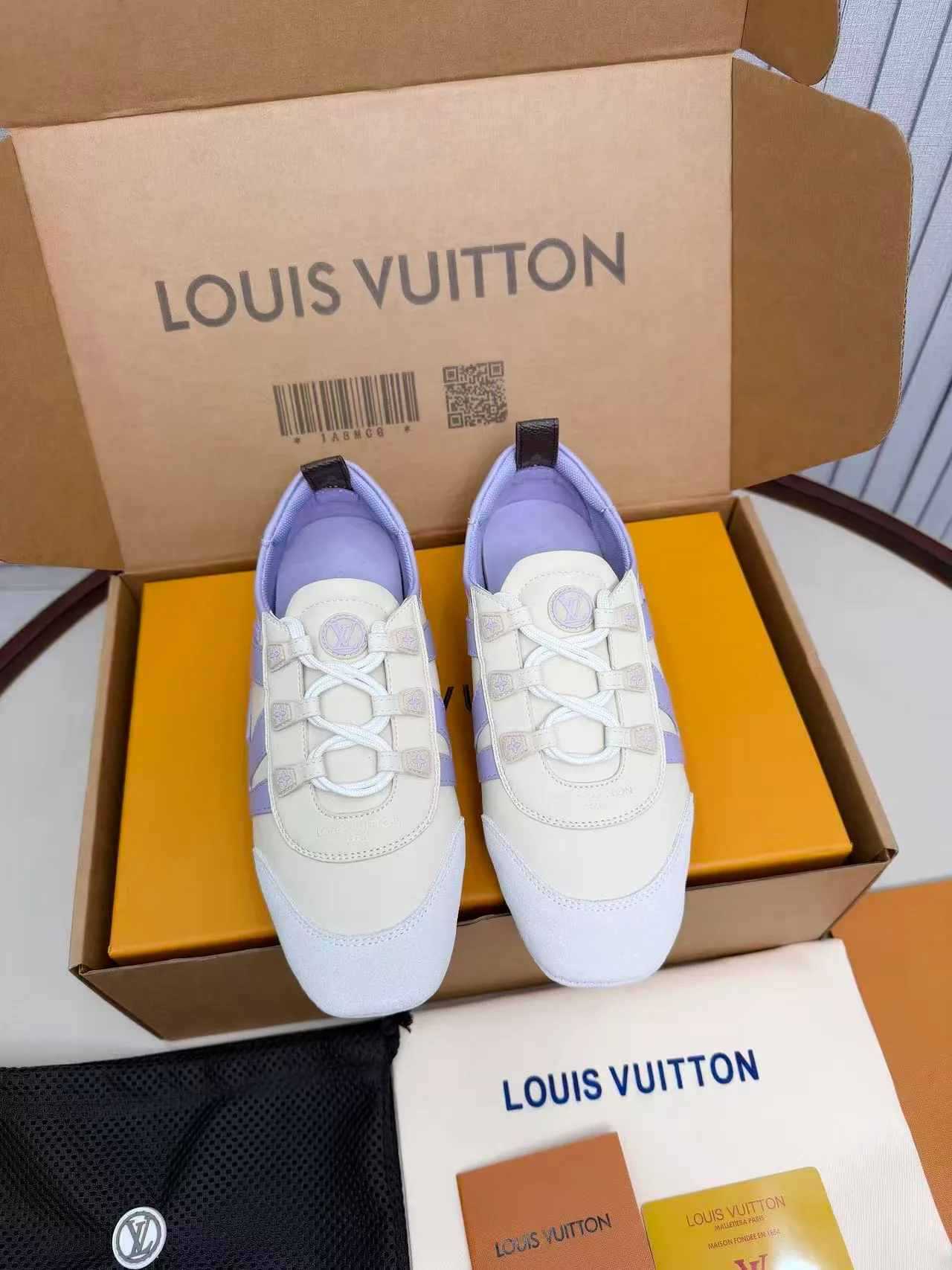 Кроссовки Женские Louis Vuitton 11250638