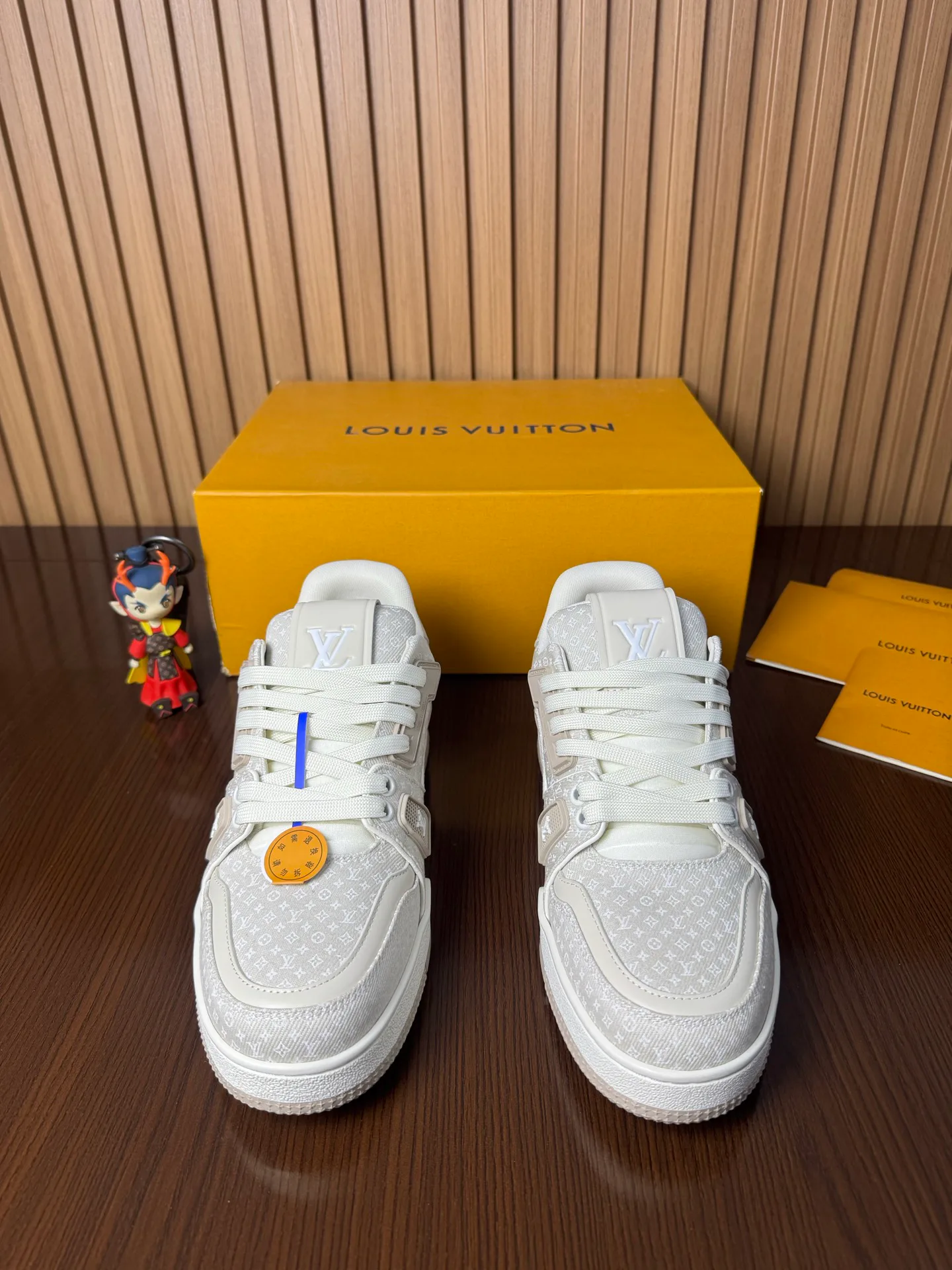 Кроссовки Женские Louis Vuitton 18467452