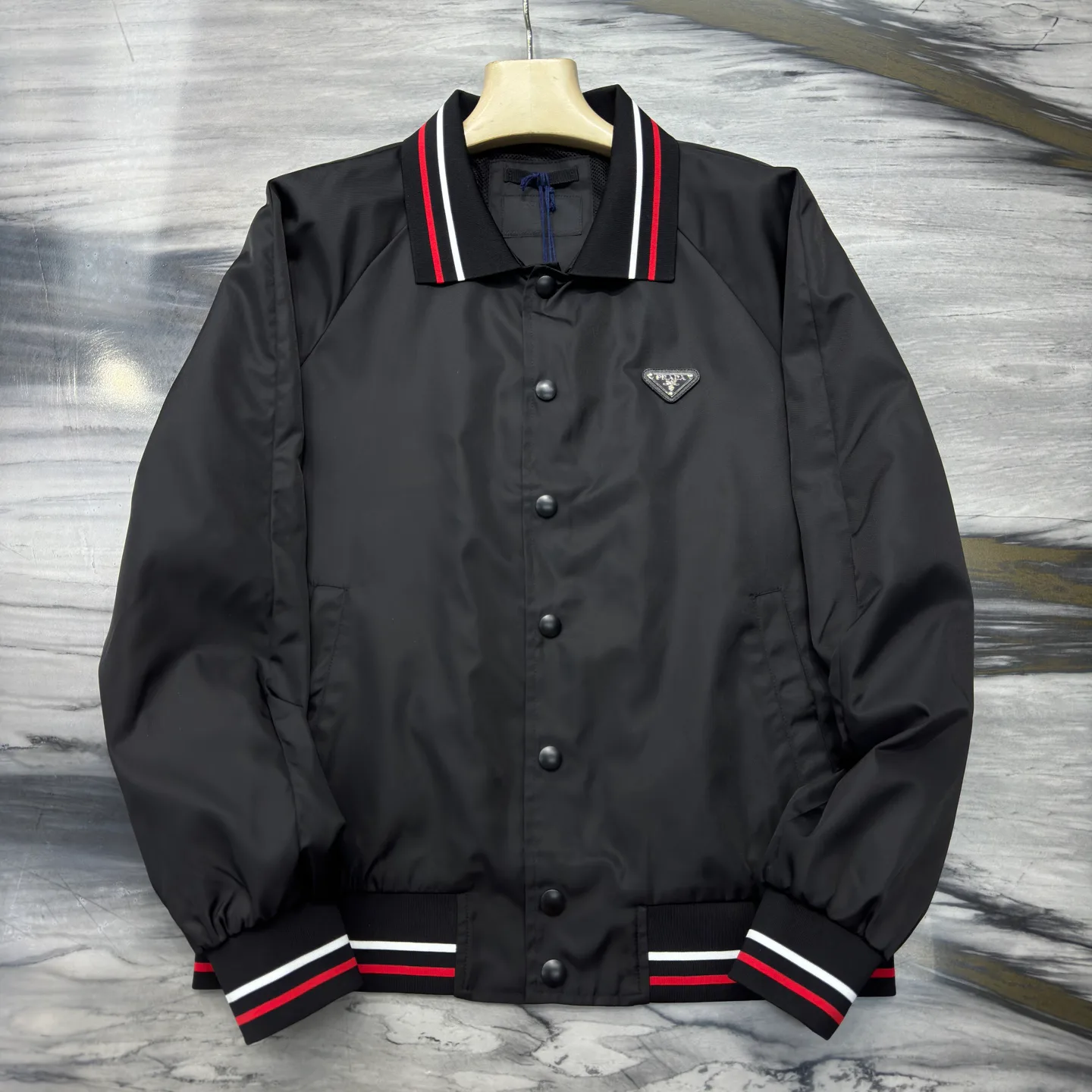 Куртки Женские Prada Куртки Женские Prada