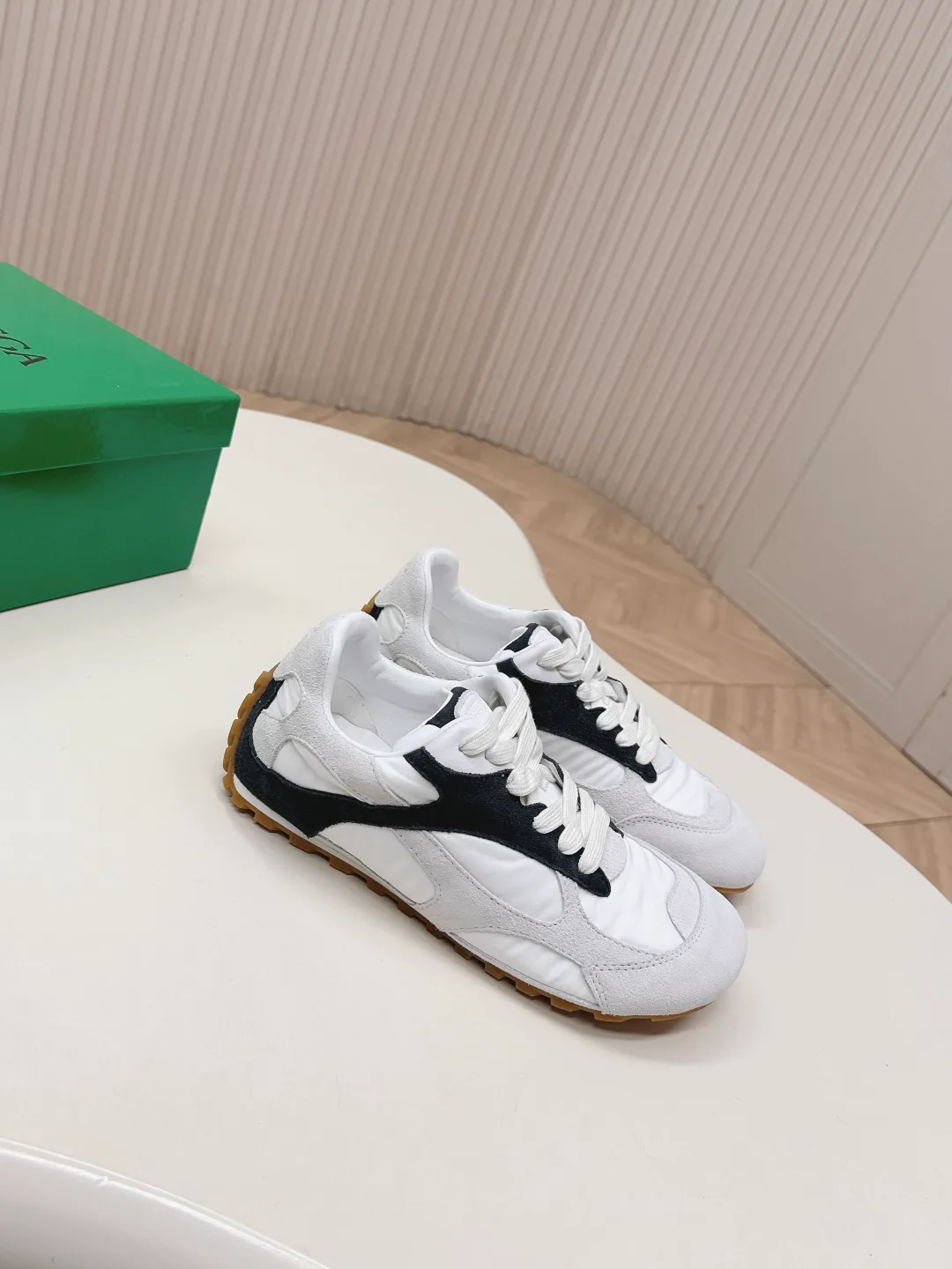 Кроссовки Женские Bottega Veneta 11678183