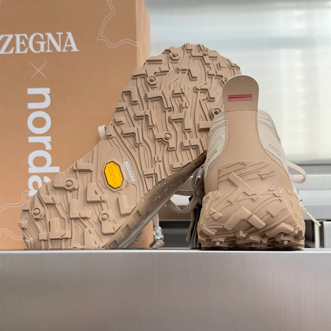 Кроссовки Женские Zegna 17950656