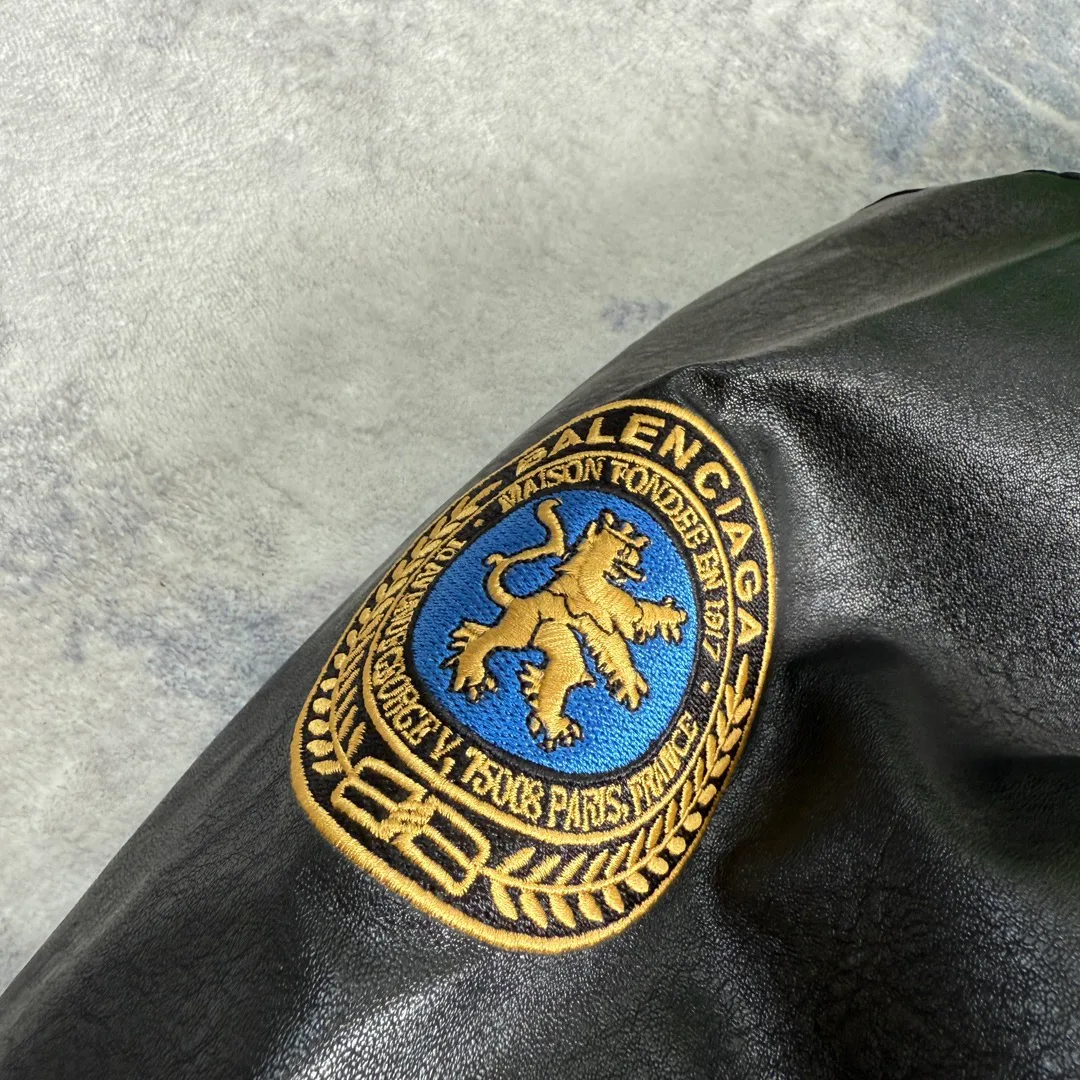 Куртки И Пуховики Женские Balenciaga 215424