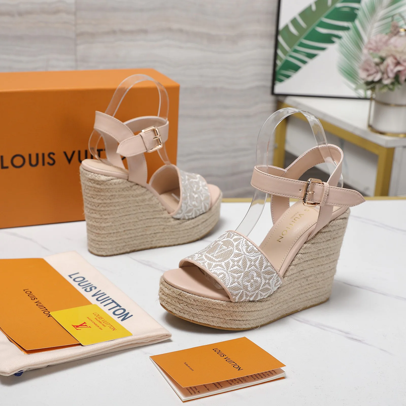 Босоножки Женские Louis Vuitton 1856175