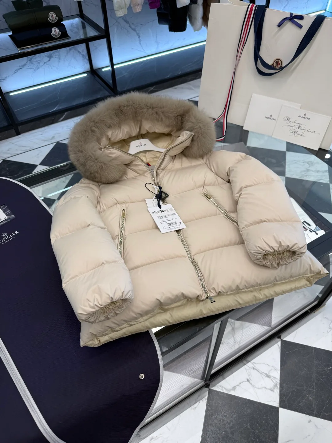 Куртки И Пуховики Женские Moncler 18741834