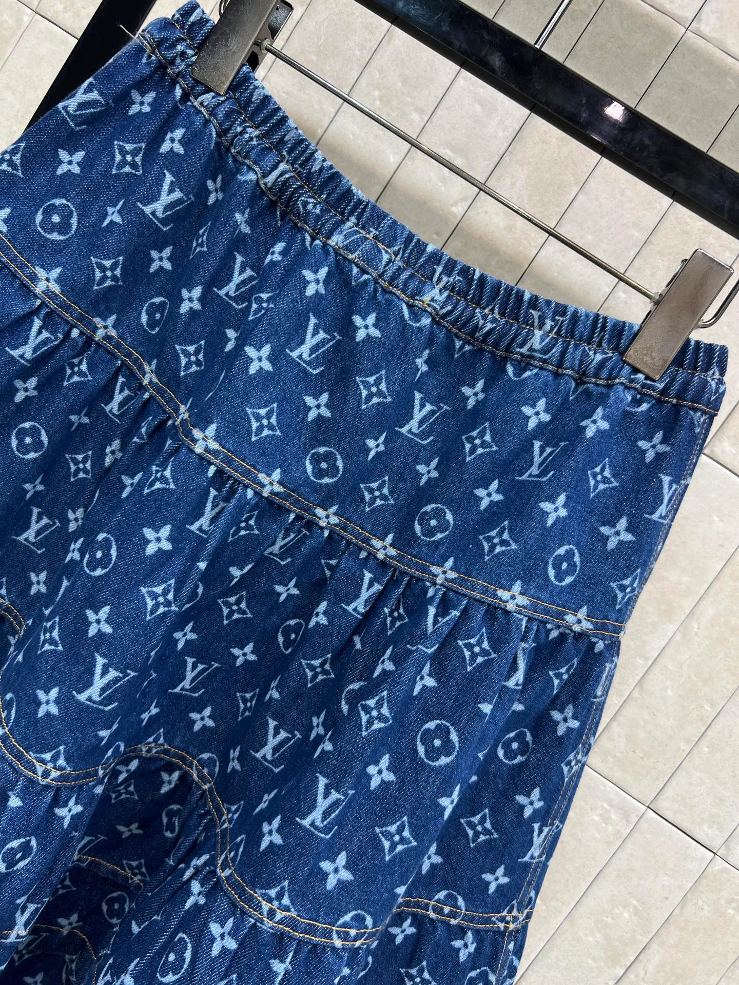 Юбки Женские Louis Vuitton 10646803