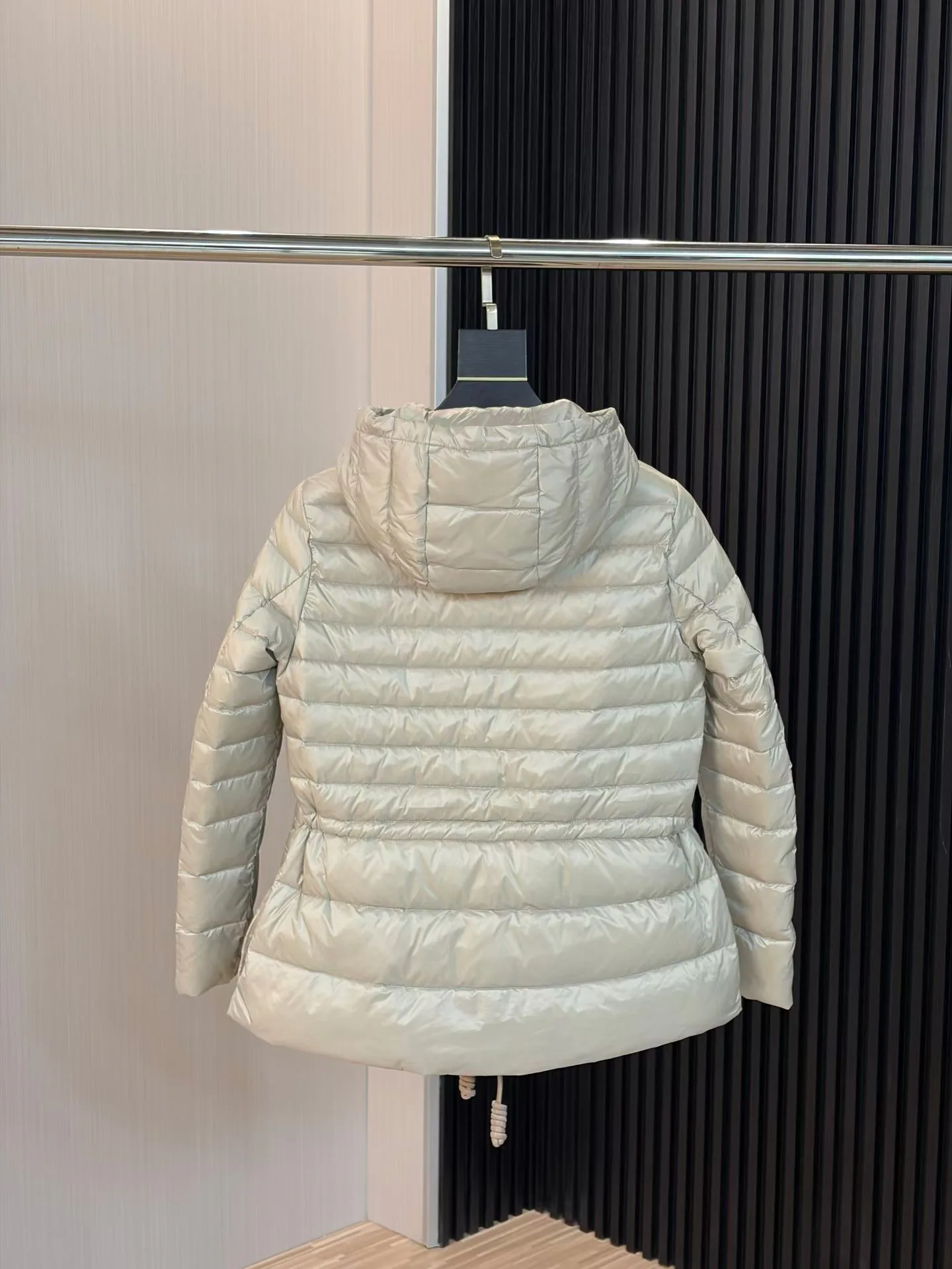 Куртки И Пуховики Женские Moncler 17897336