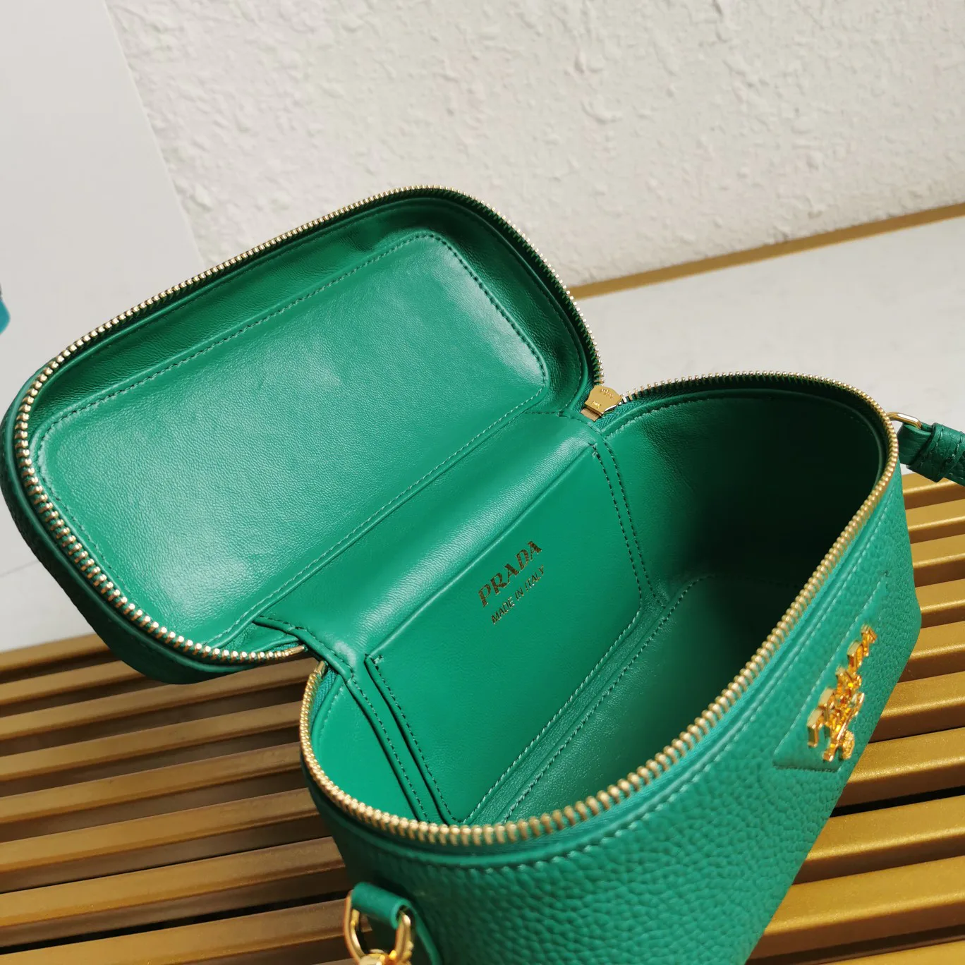 Классические Сумки Женские Prada 12116442