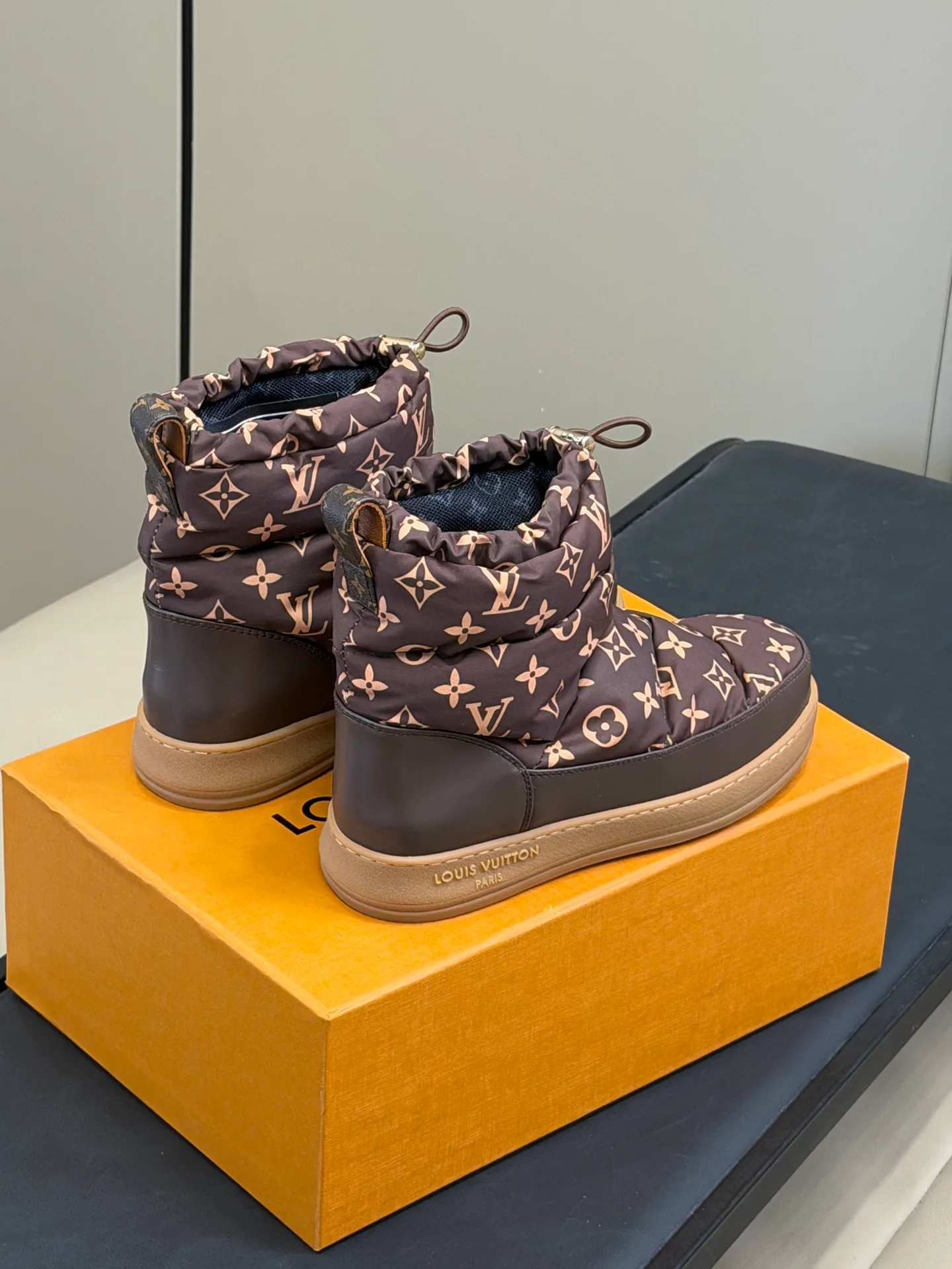 Угги Женские Louis Vuitton 18670235