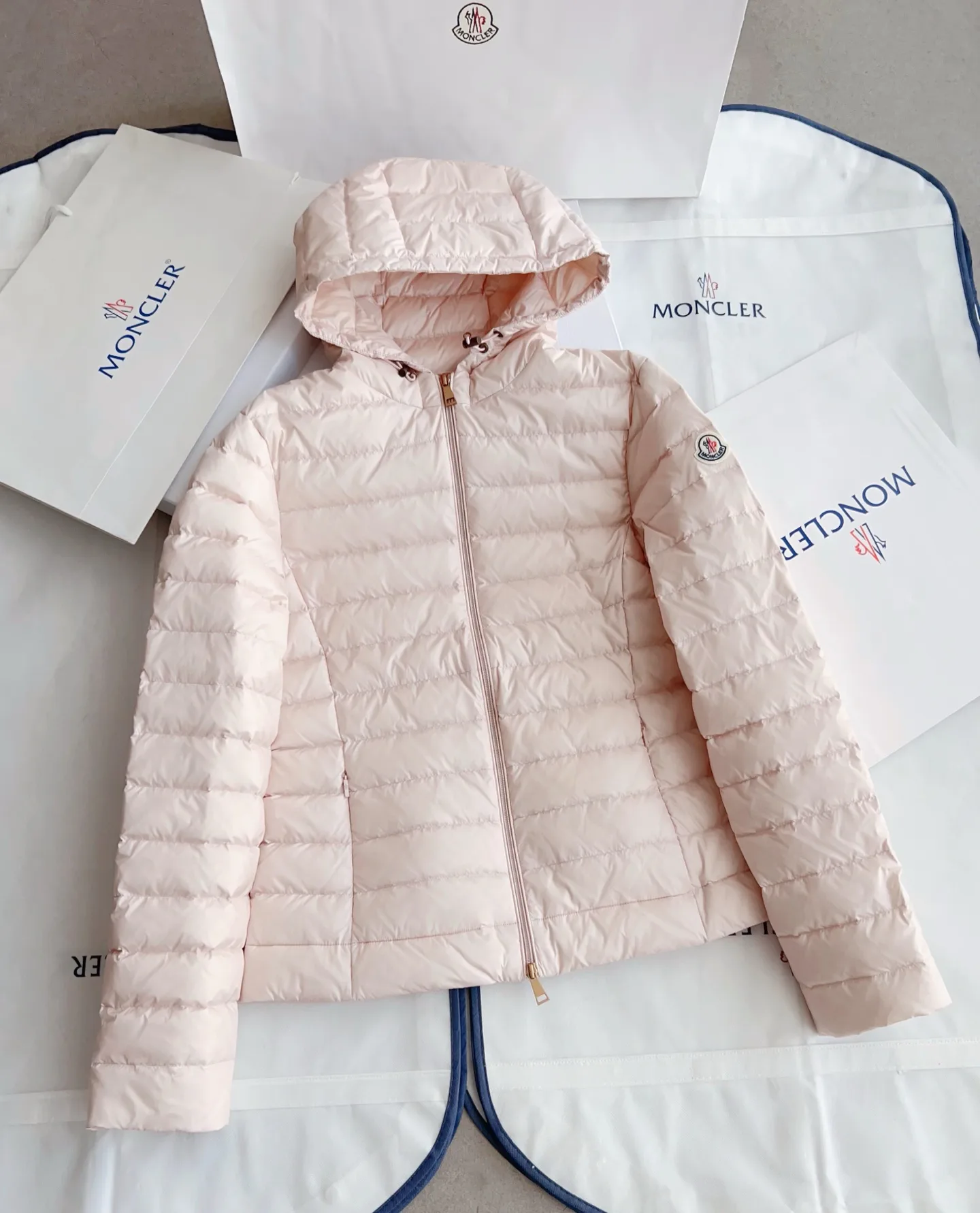 Куртки И Пуховики Женские Moncler 19417524