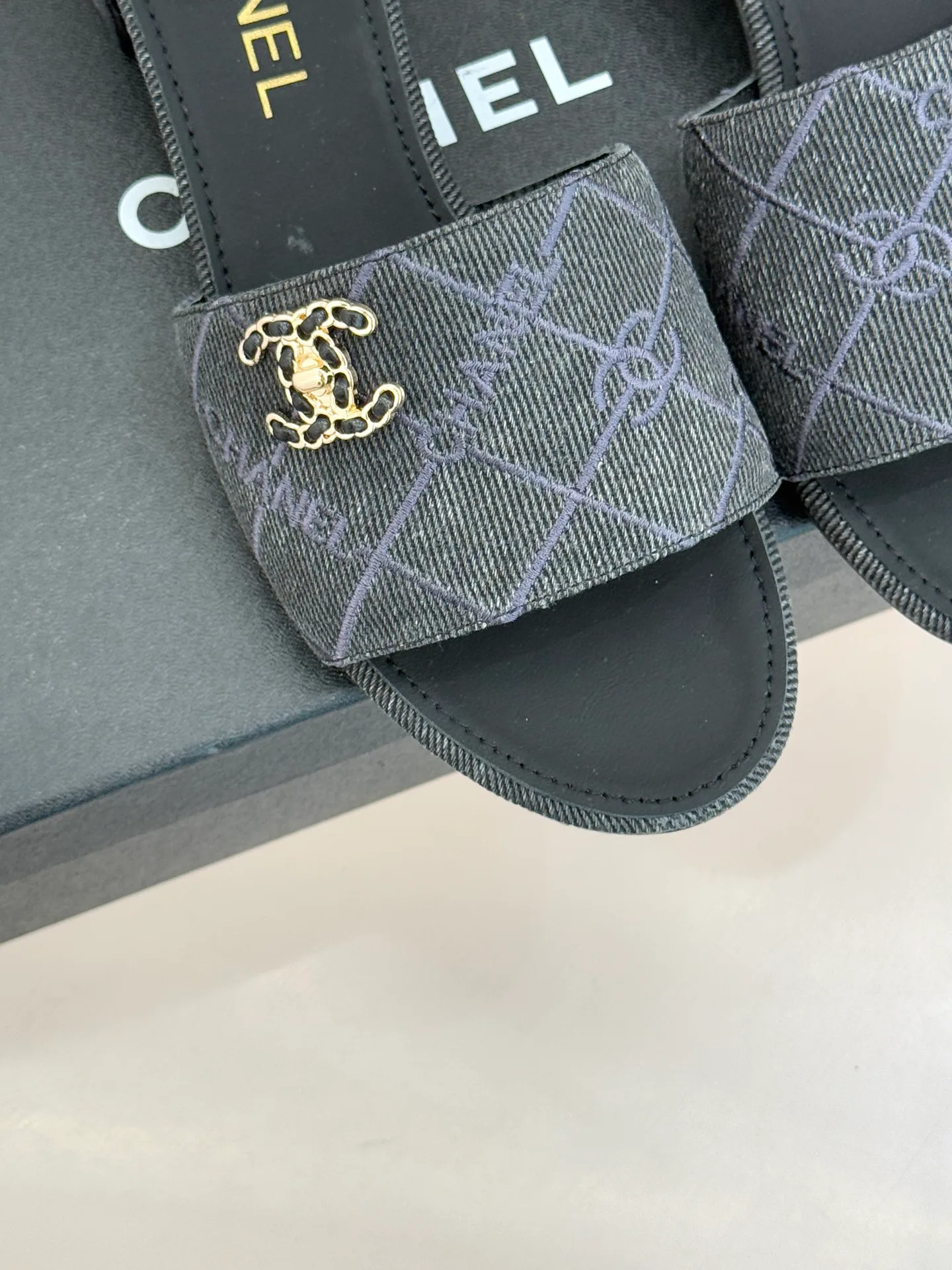 Шлепанцы Женские Chanel 9499365