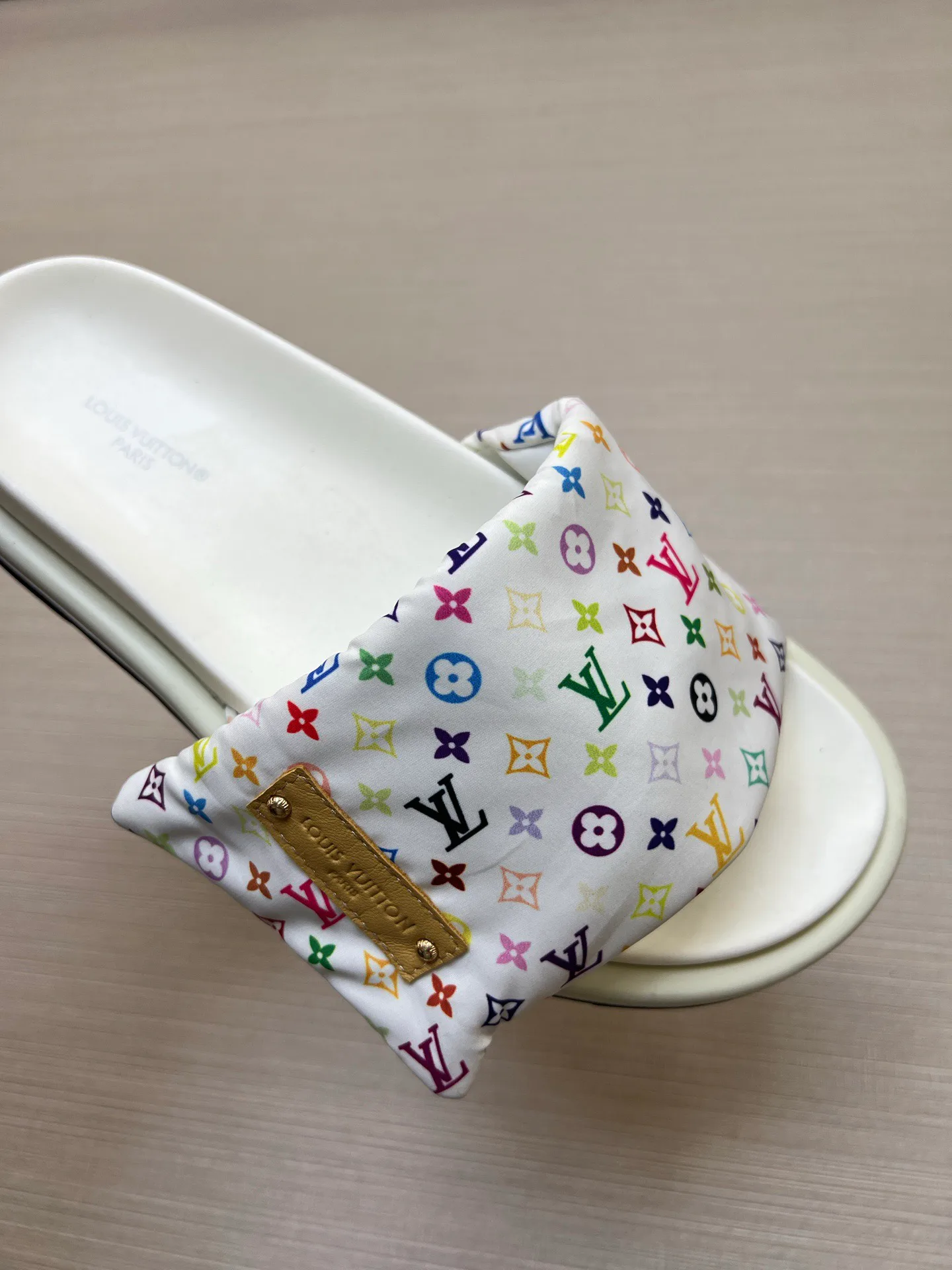 Шлепанцы Женские Louis Vuitton 9801557