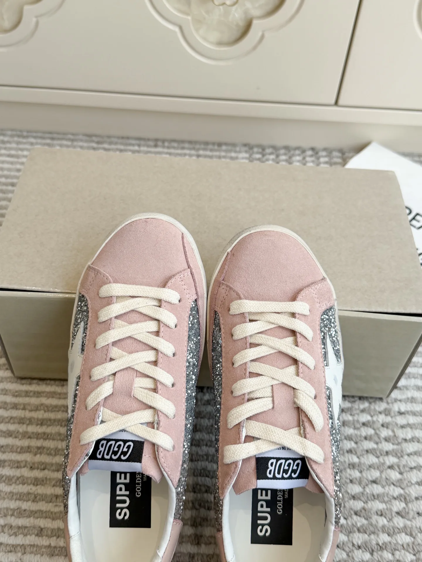 Кроссовки Женские Golden Goose 18737585