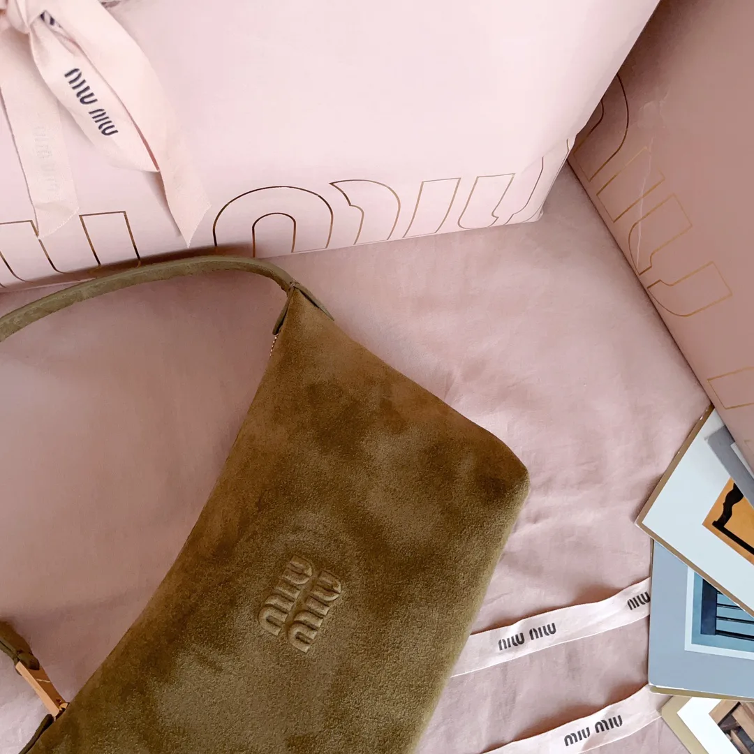 Классические Сумки Женские Miu Miu 11565886