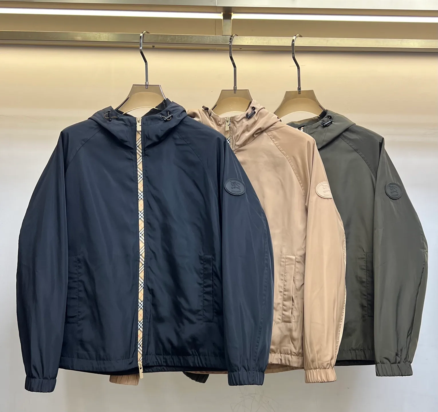 Куртки И Пуховики Женские Burberry 17340701