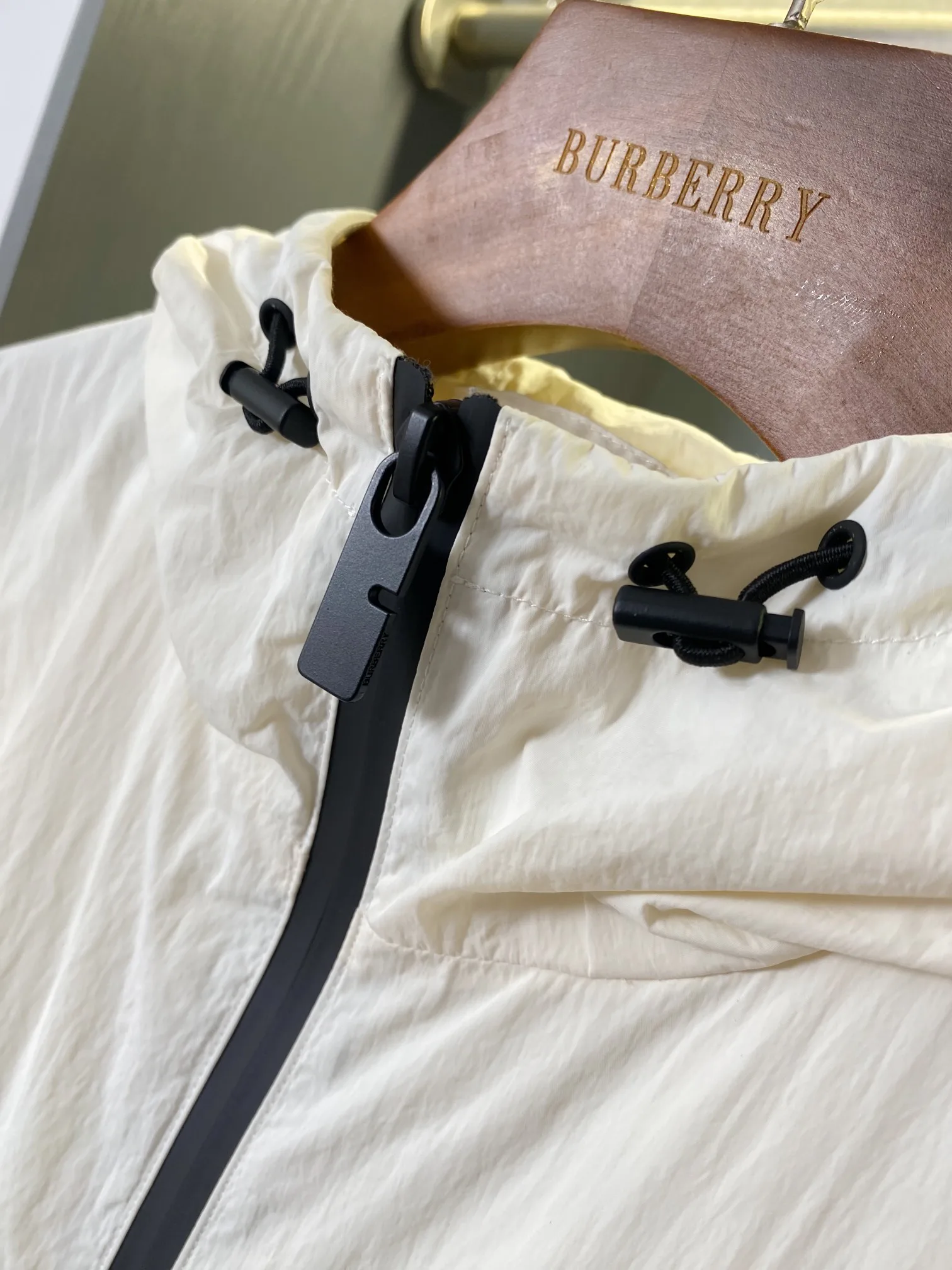 Куртки И Пуховики Женские Burberry 11577204