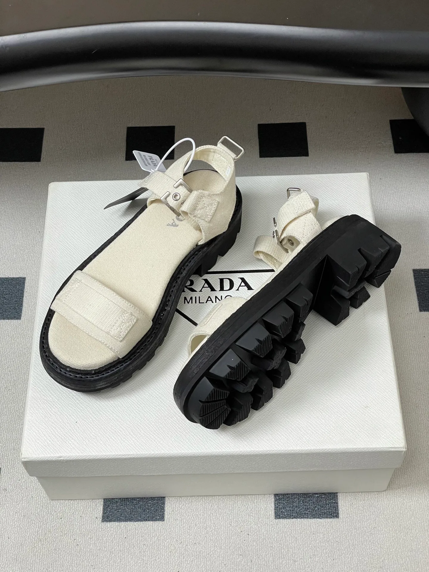 Босоножки Женские Prada 10993975