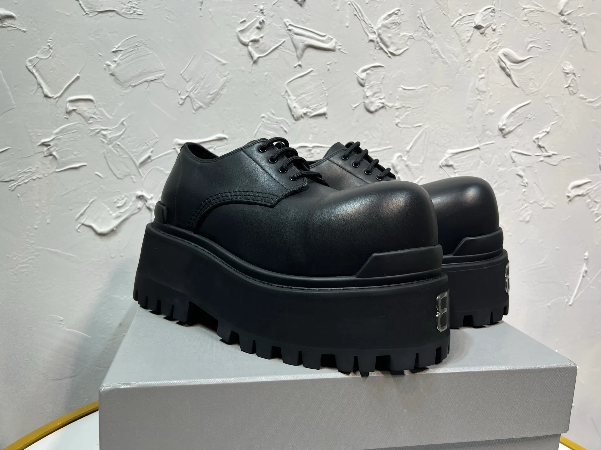 Ботинки Мужские Balenciaga 11670827