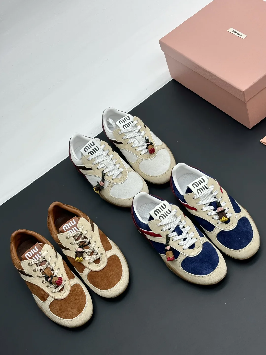 Кроссовки Женские Miu Miu 18006257