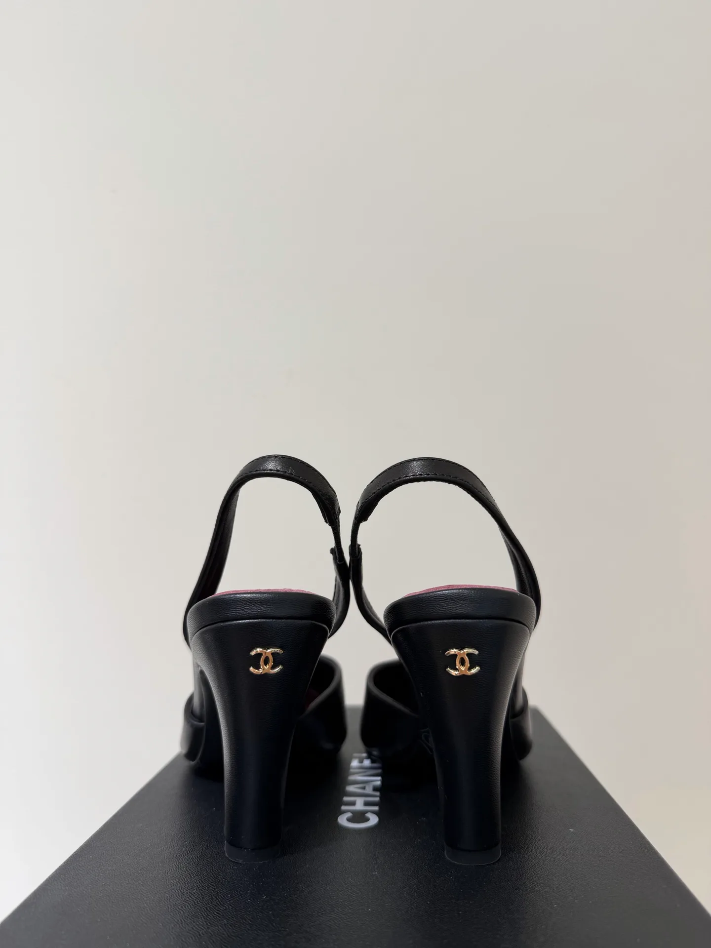 Туфли Женские Chanel 18080020