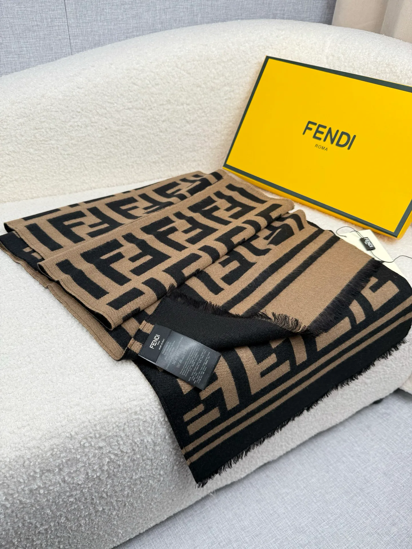 Шарфы Fendi 17795635