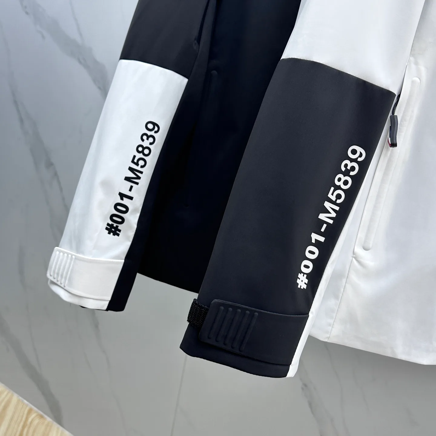 Куртки И Пуховики Мужские Moncler 285140