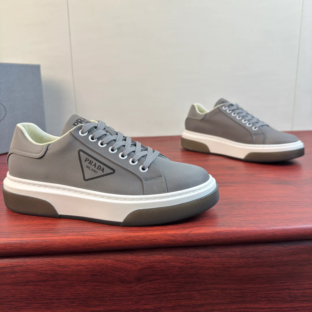 Кроссовки Мужские Prada 16935017