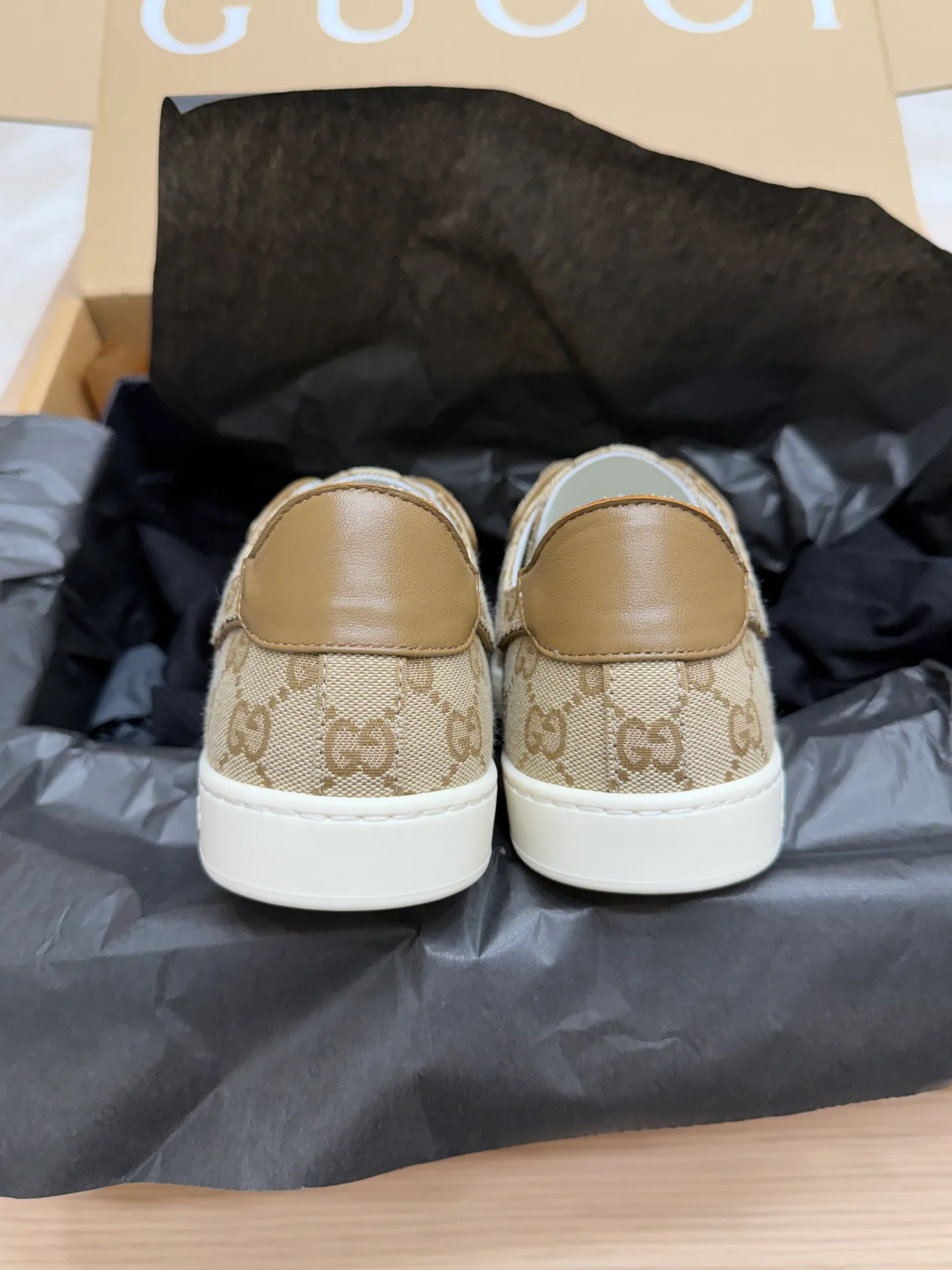 Кроссовки Женские Gucci 18995131