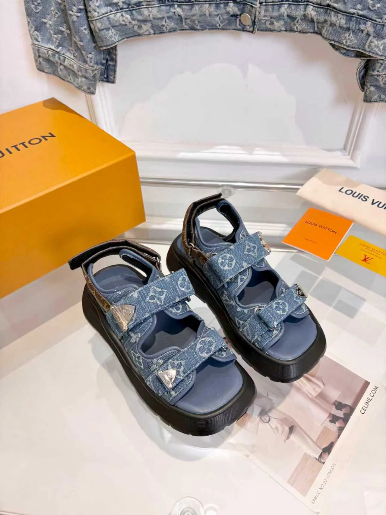 Сандалии Женские Louis Vuitton 11019573