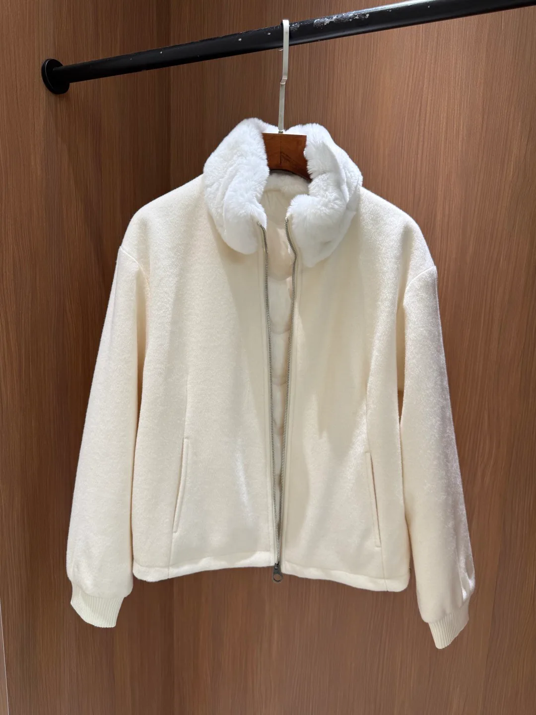 Куртки И Пуховики Женские Loro Piana 18721193