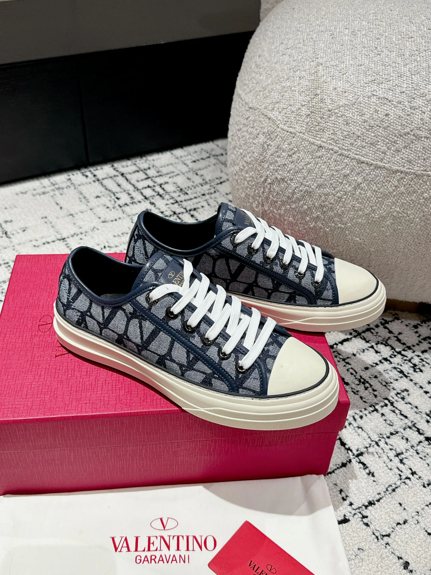 Кроссовки Женские Valentino 11621709