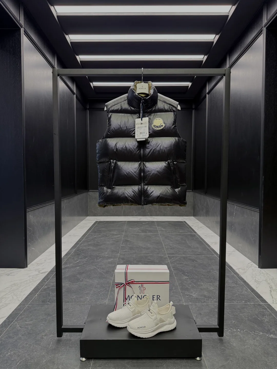 Жилеты Женские Moncler 19004555