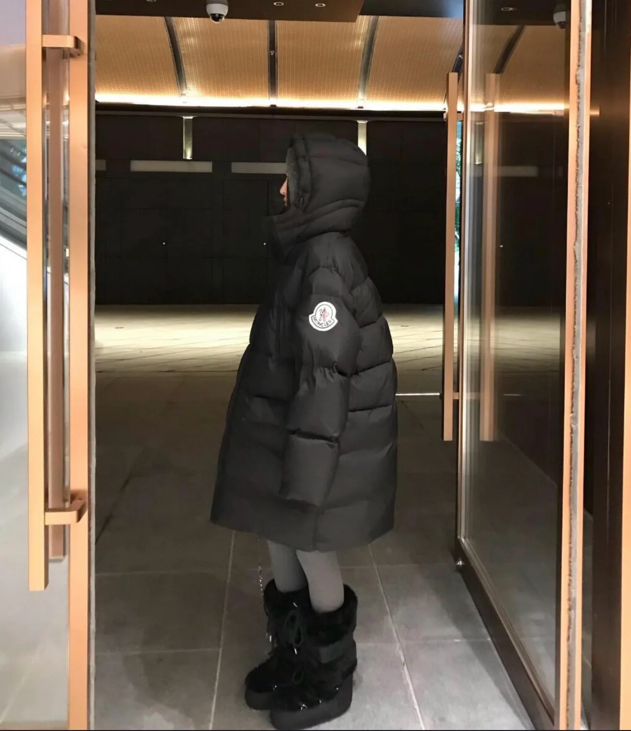 Куртки И Пуховики Женские Moncler 633012